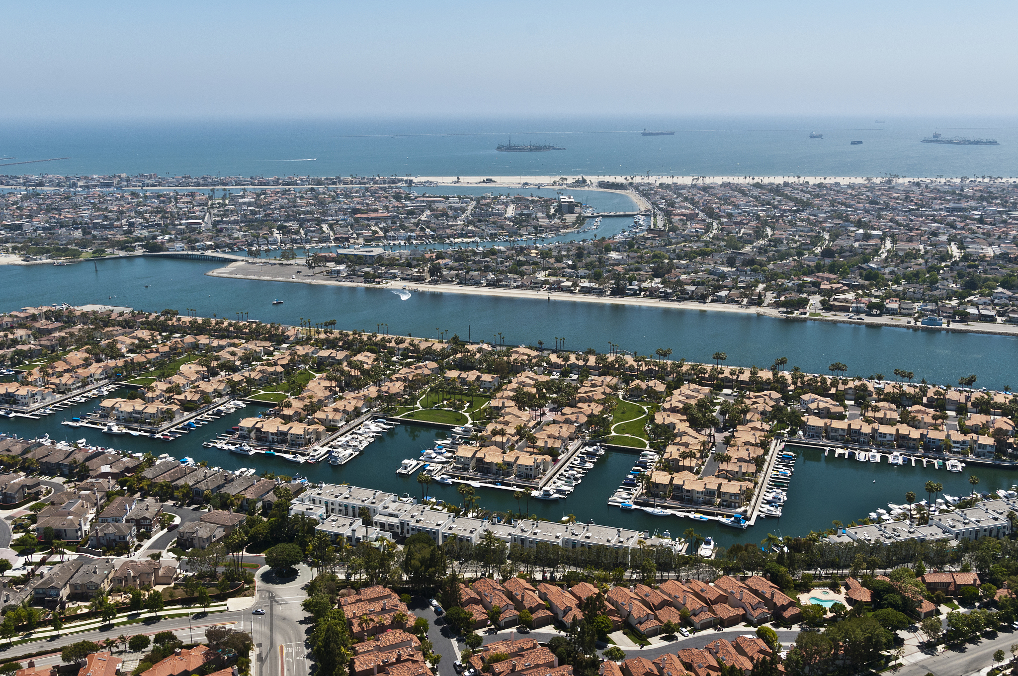 Please give me list of amnities list for real estate website with properties ocean and water view for sale and rent in Diplomat Hollywood 3535 S Ocean Dr Hollywood FL 33019 USA must be SEO friendly