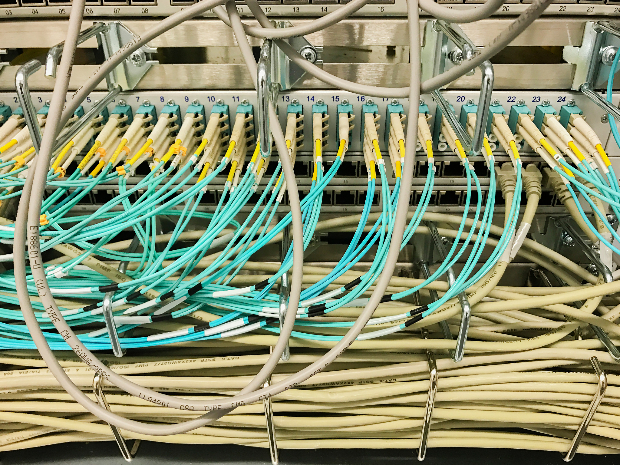 1综合布线系统功能说明 2综合布线系统性能指标 3综合布线设备选型说明 31质量方面 32性能方面 33价格方面 34外观方面 35体积方面