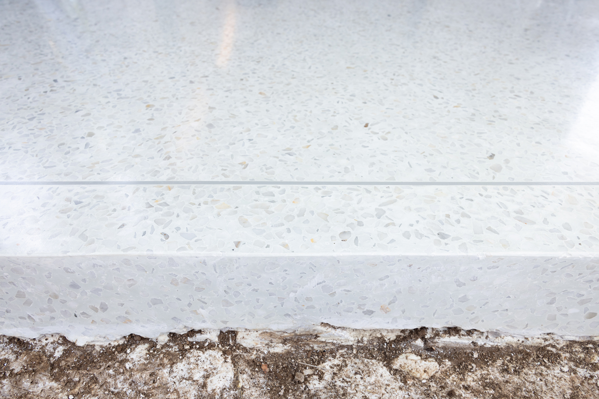 1平方米14mm厚水磨石地面需要多少石子？