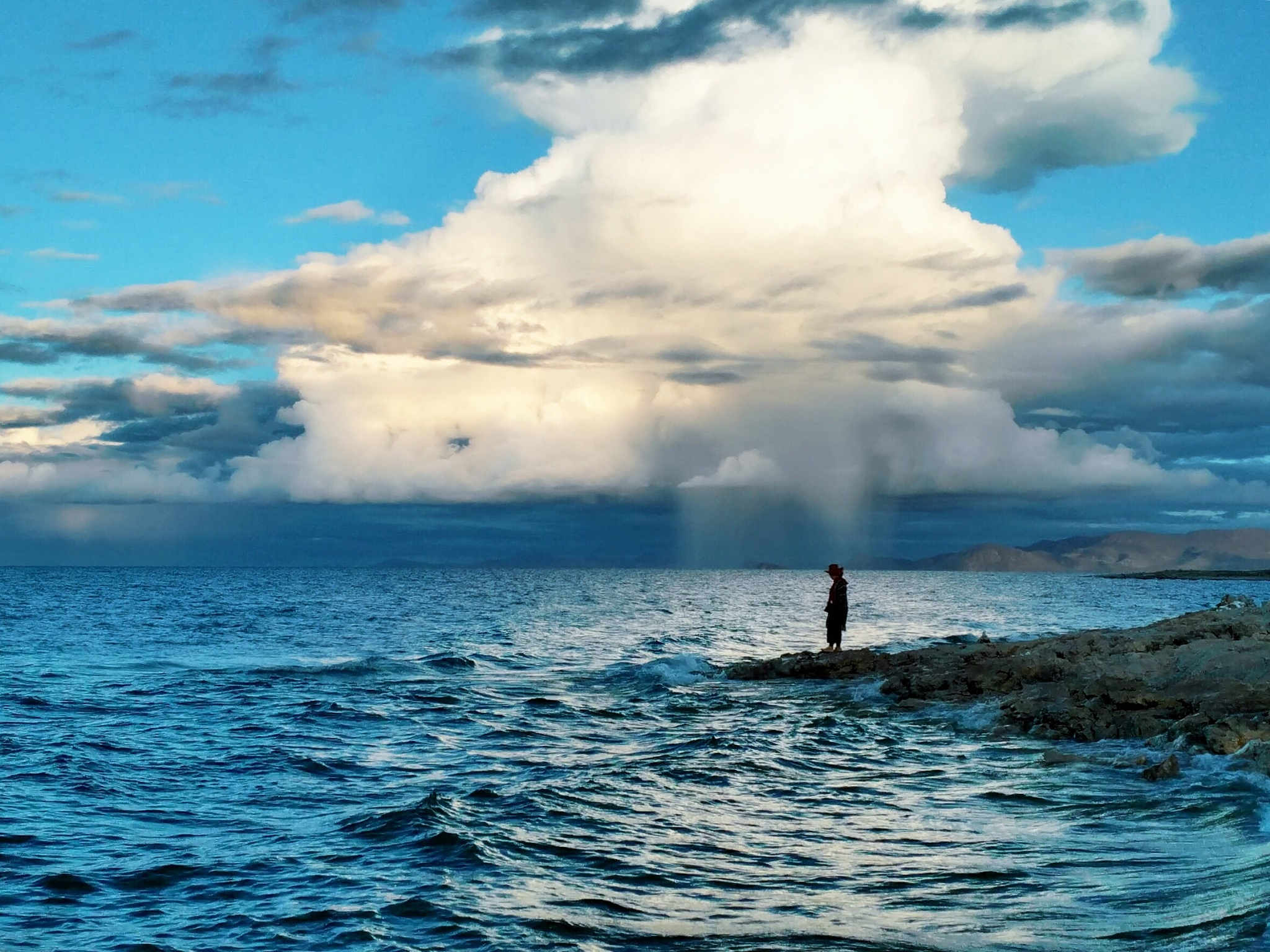 海的那边依然是海是什么意思