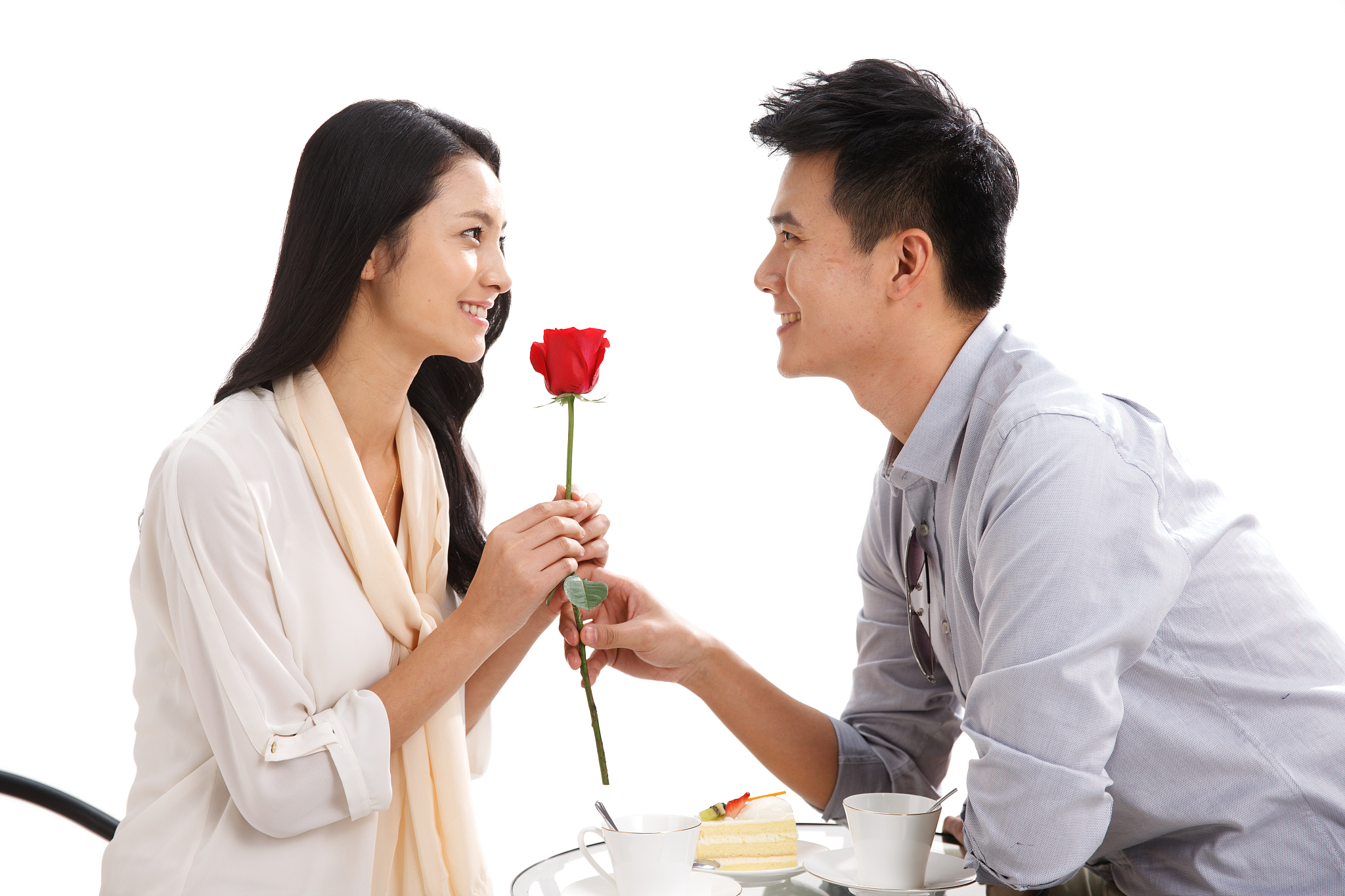 婚外情人之间送礼物吗，