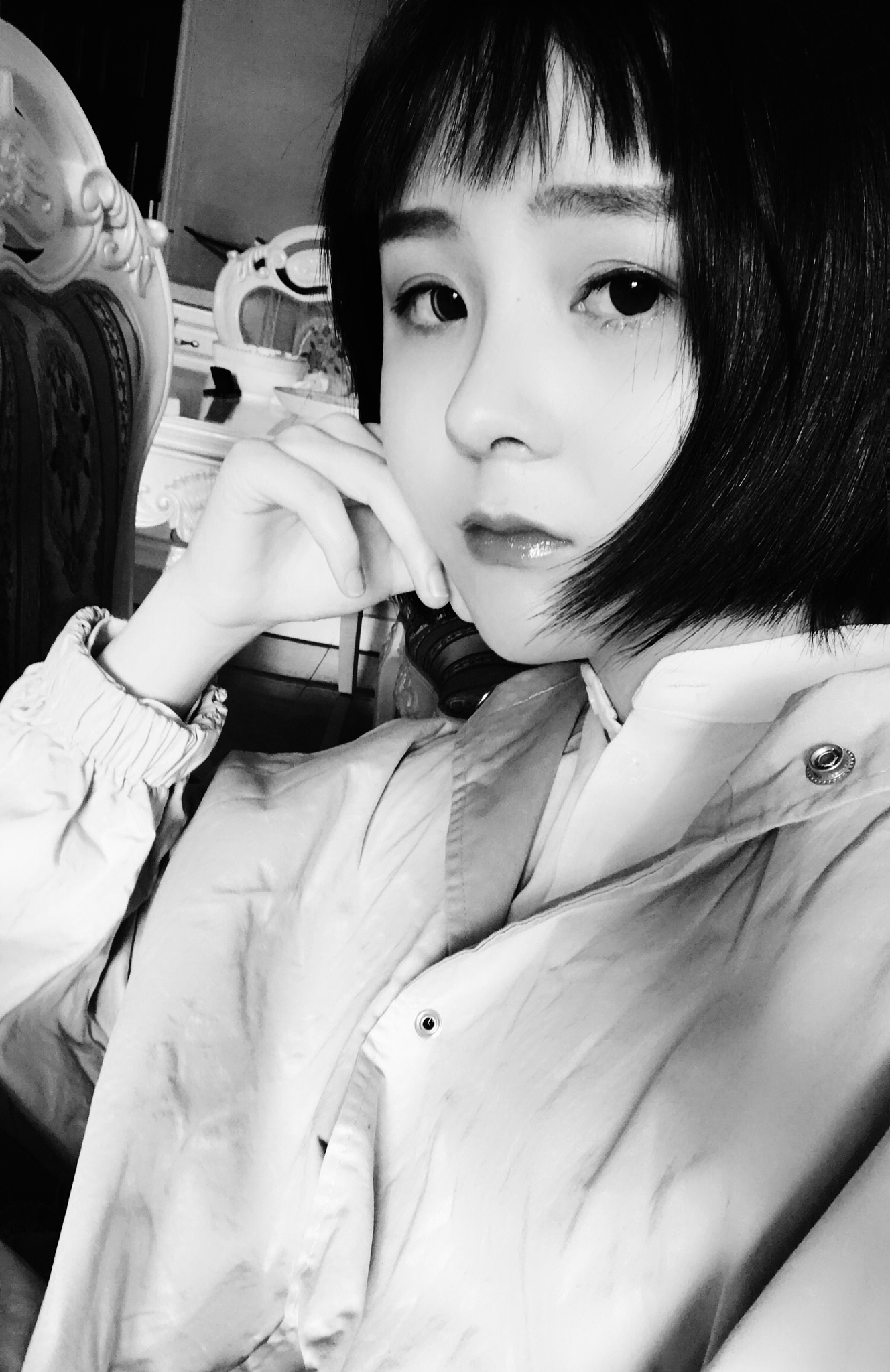 如果要在百度上检索中性风的自拍照片请帮我列出一系列检索词汇