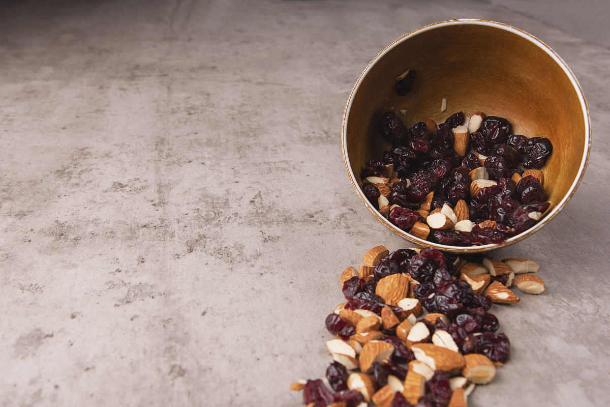 子洲县富发公司黄芪产品市场营销策略：建立完善的销售渠道