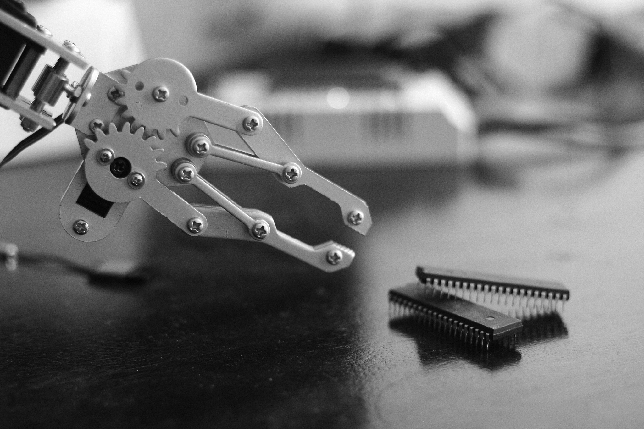 给我几个关于工业机器人论文的中文标题