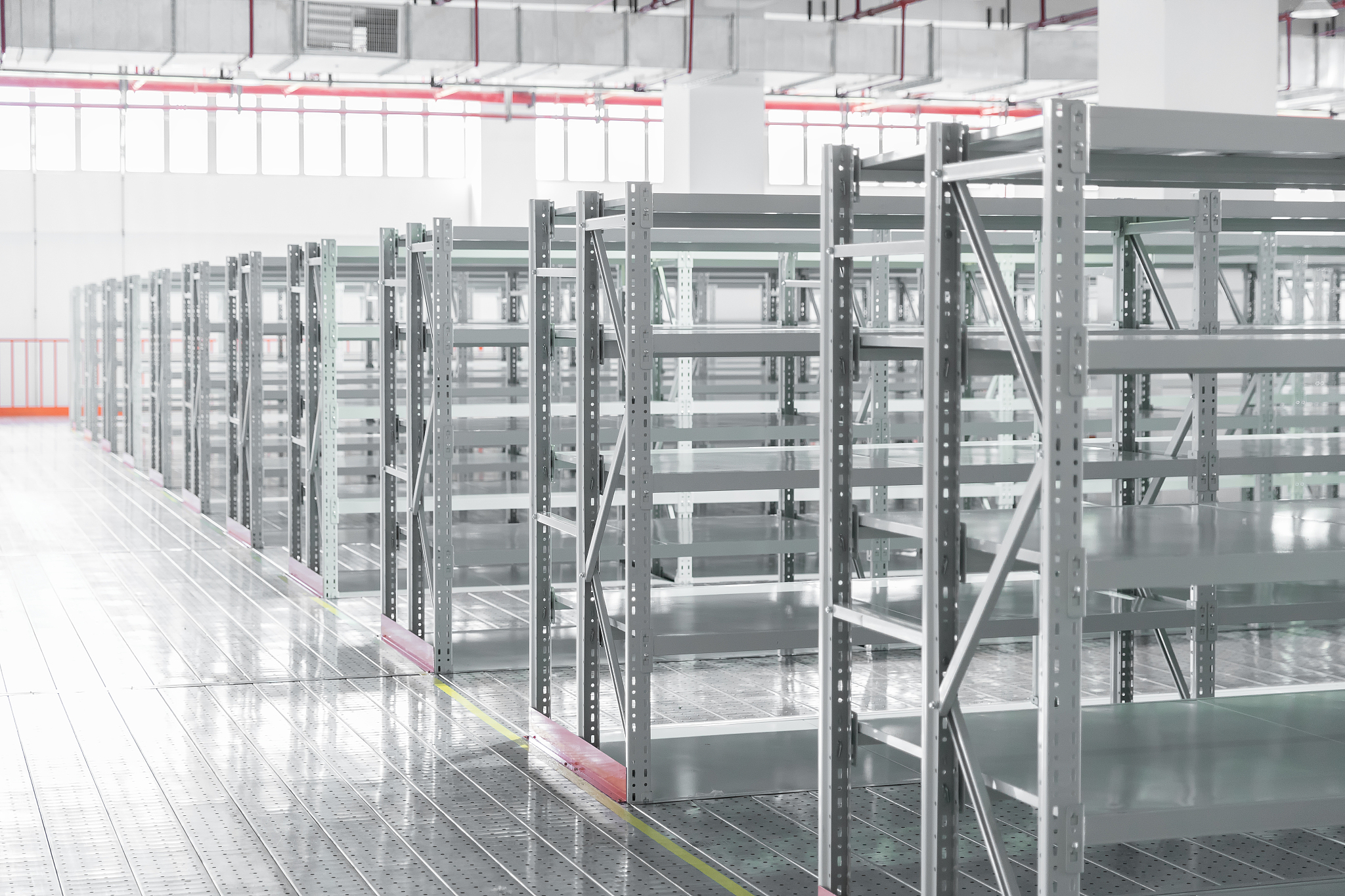 请以现代物流管理为所学专业和研究方向写一份简短的毕业申请表