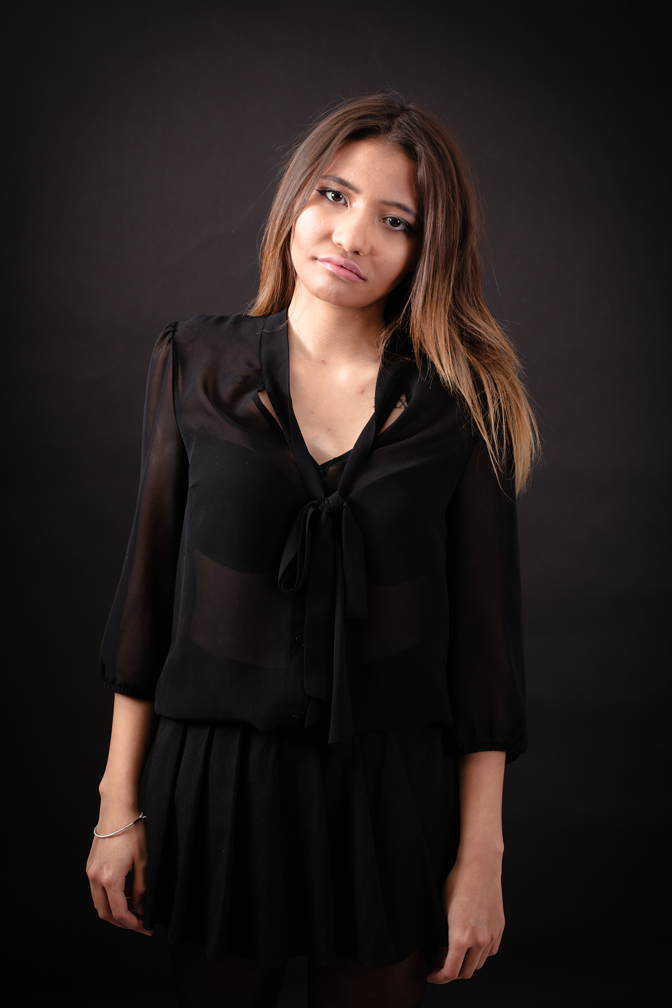 时尚百搭，黑色球套提升你的造型