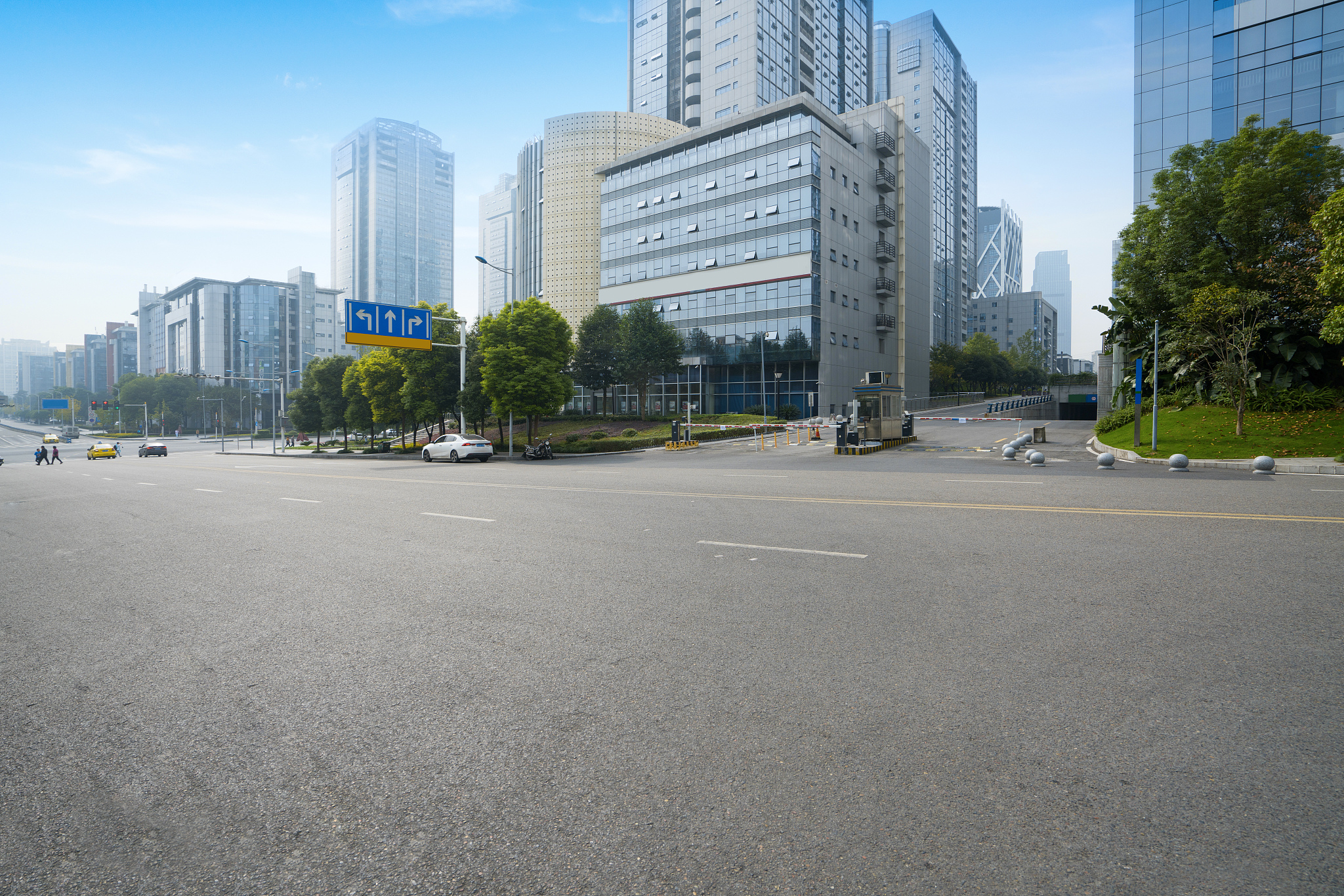 重庆人文艺术职业学校2021年招生办联系电话