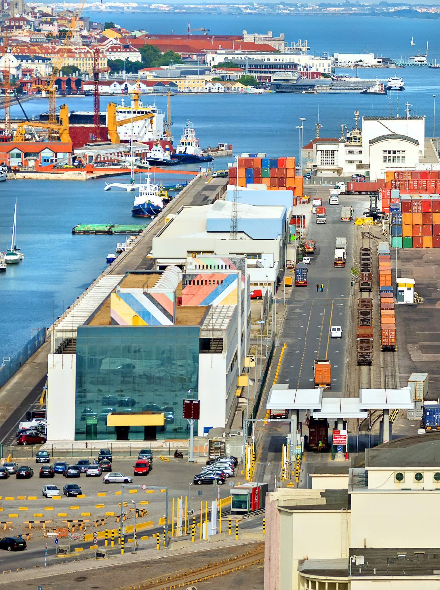 飞地经济典型案例：利物浦港口、香港、列支敦士登、新加坡、迪拜