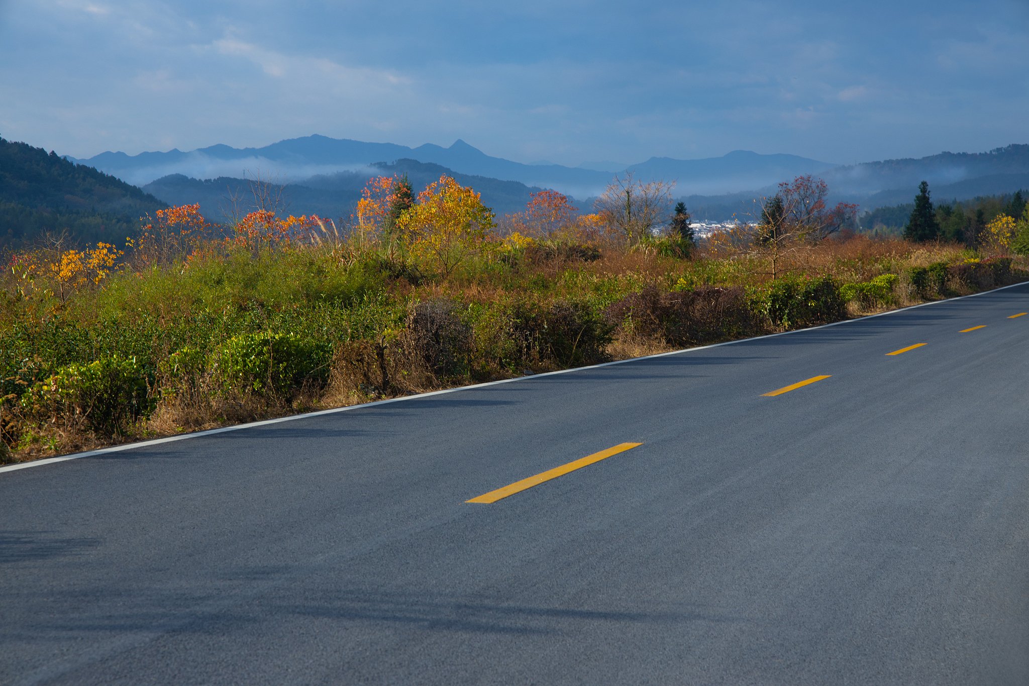 穿越美丽公路，感受人间仙境 - 最美公路人新闻稿