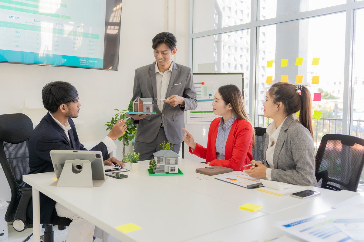 写一个出差的月报