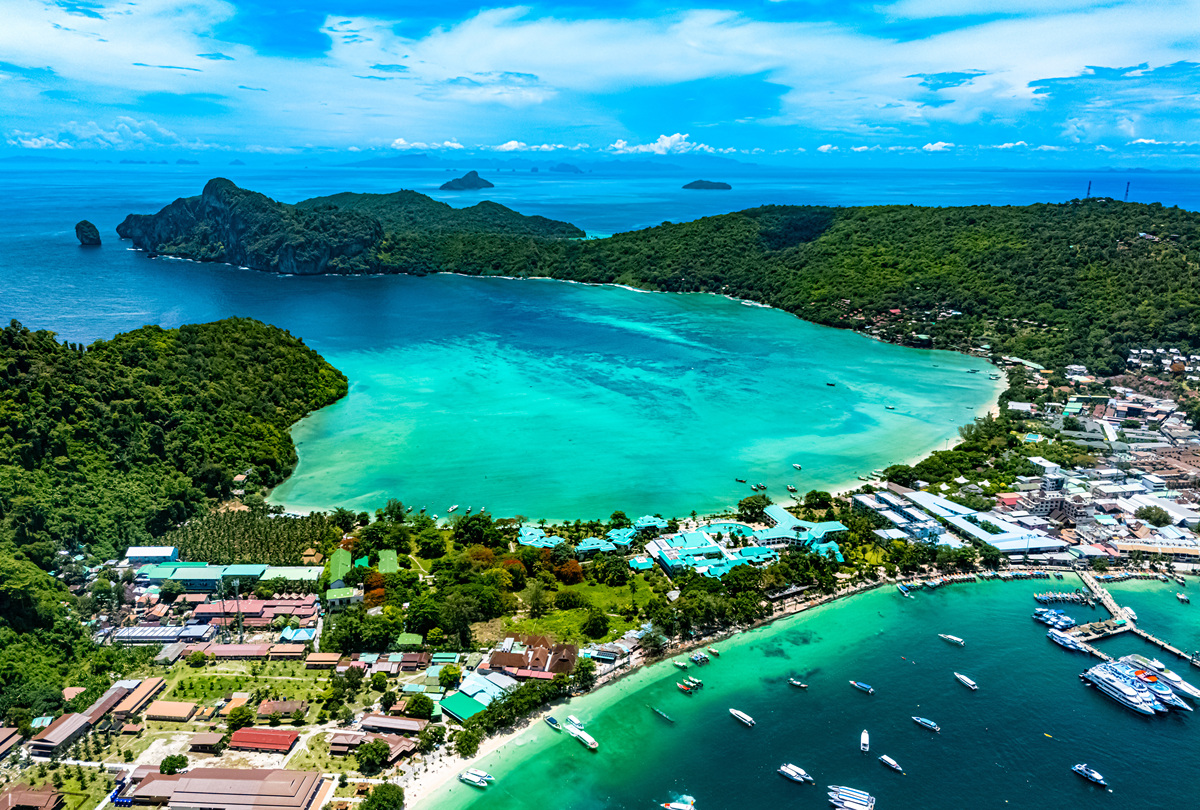 Thailand Travel: Sharing Experiences with Friends
