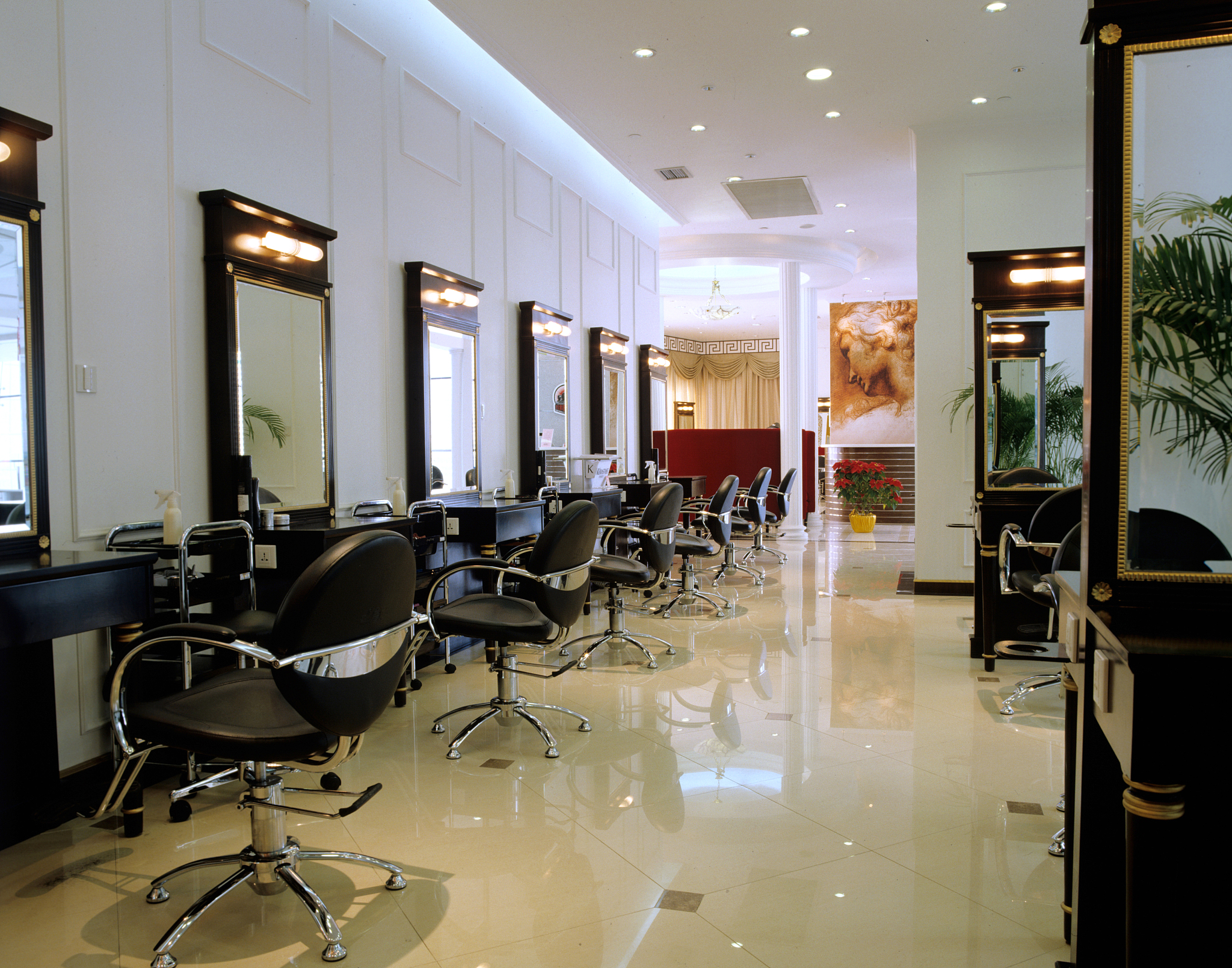 昆明美发与形象设计专业为学生创造更多的舞台