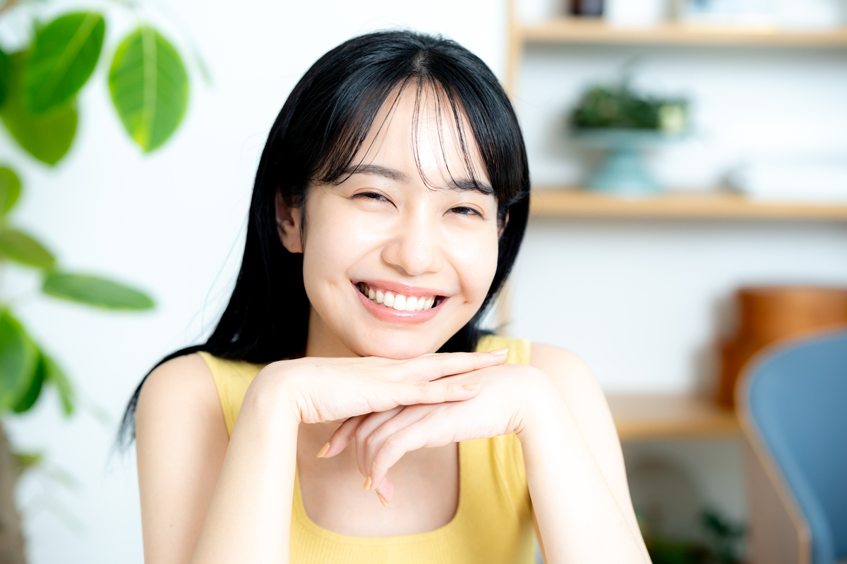 抿嘴笑：最美的笑容，温柔而自信