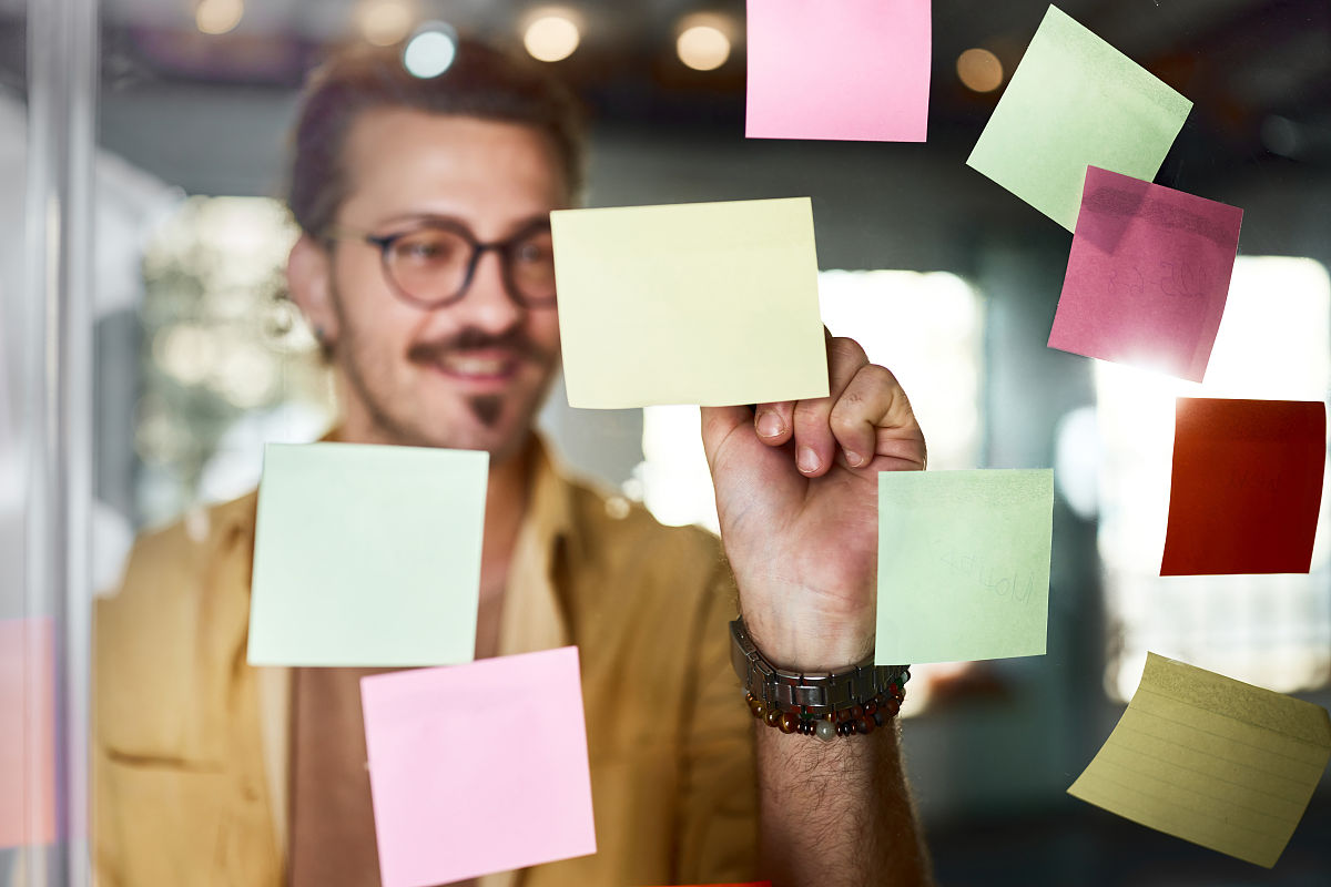 构建人类命运共同体的历史责任传承五老精神维护人民生命健康的使命需要当代学子具有怎么样的品质？