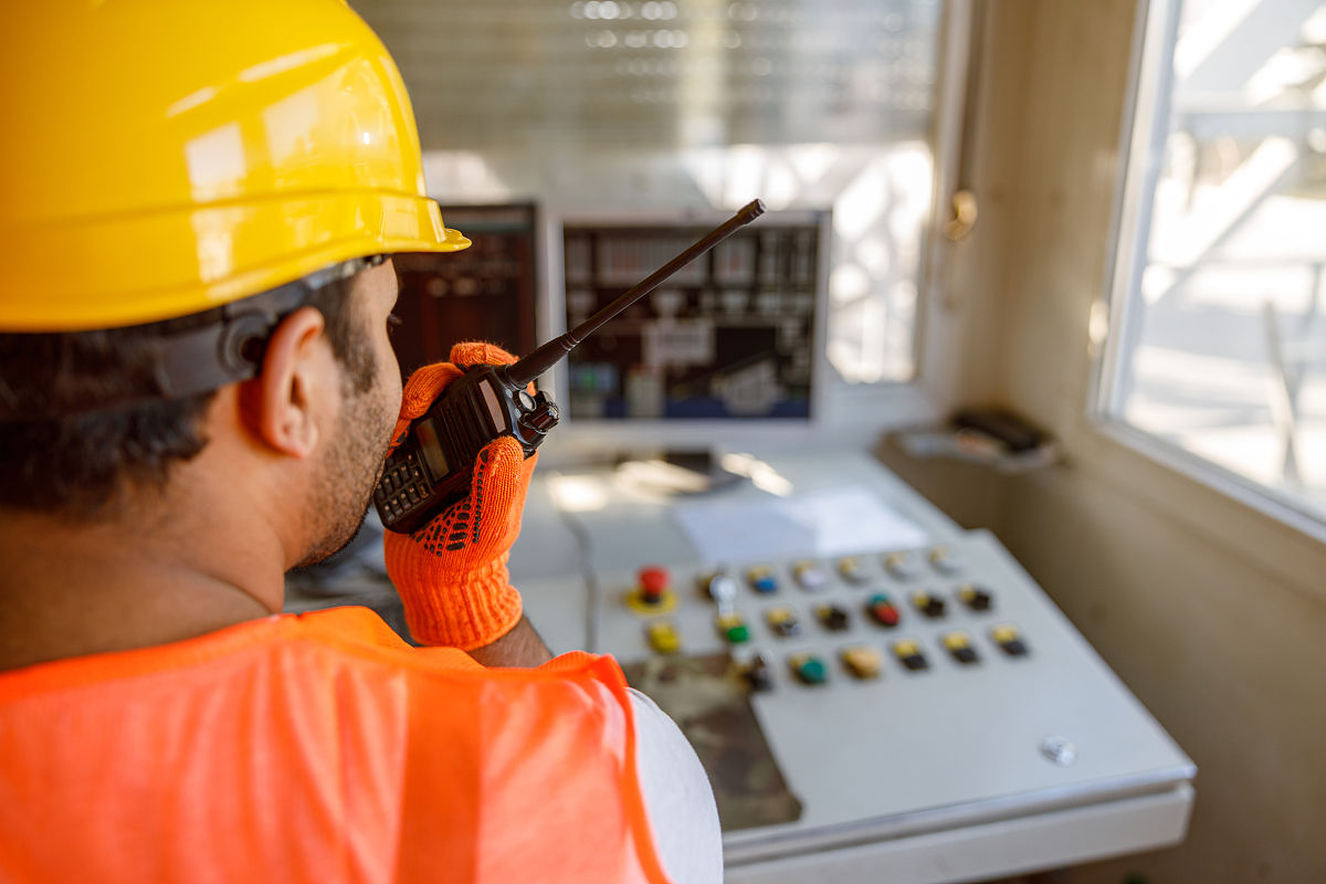 设施设备管理员对设备操作及应急操作的鉴定评语