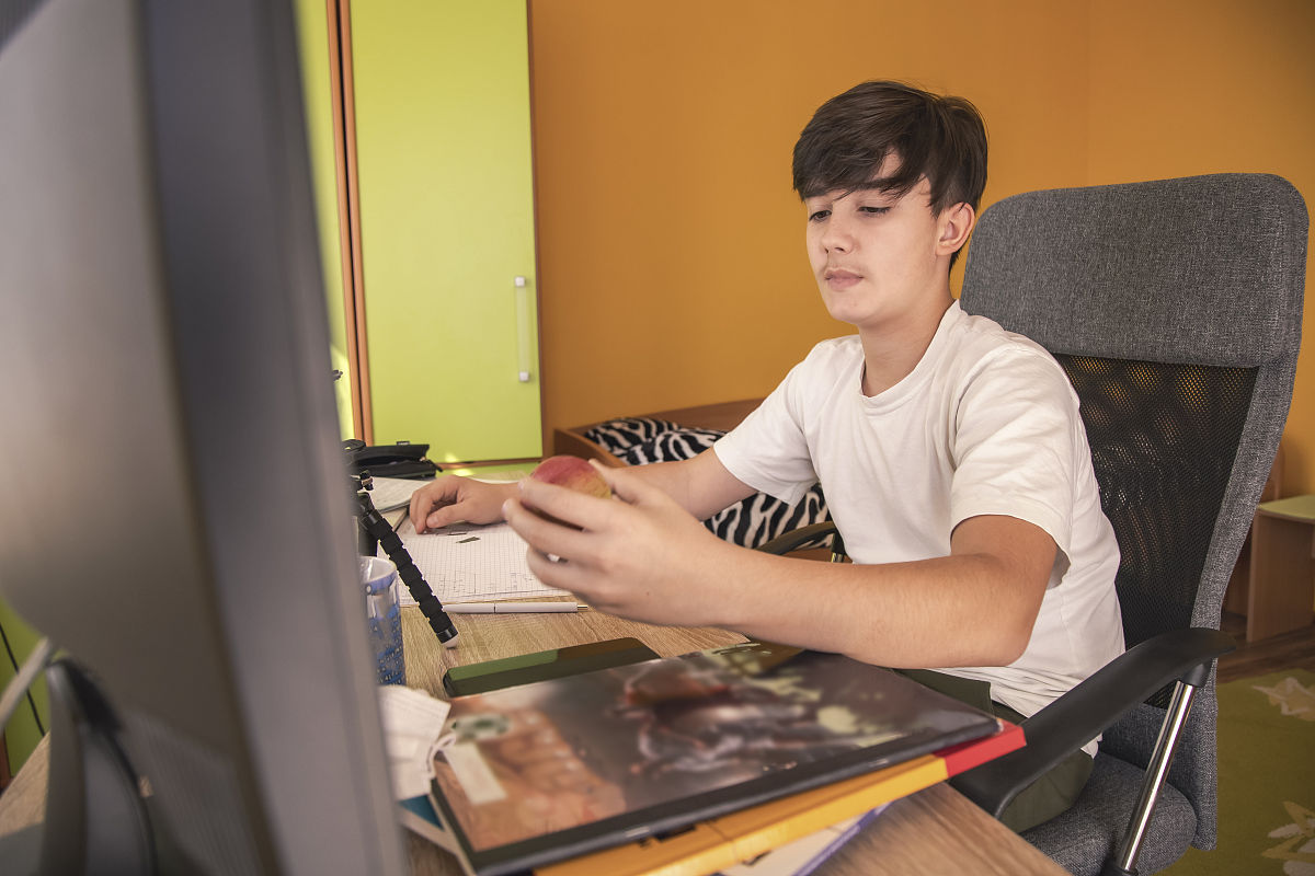 幼儿园一日作息安排现状研究：问题、对策及意义