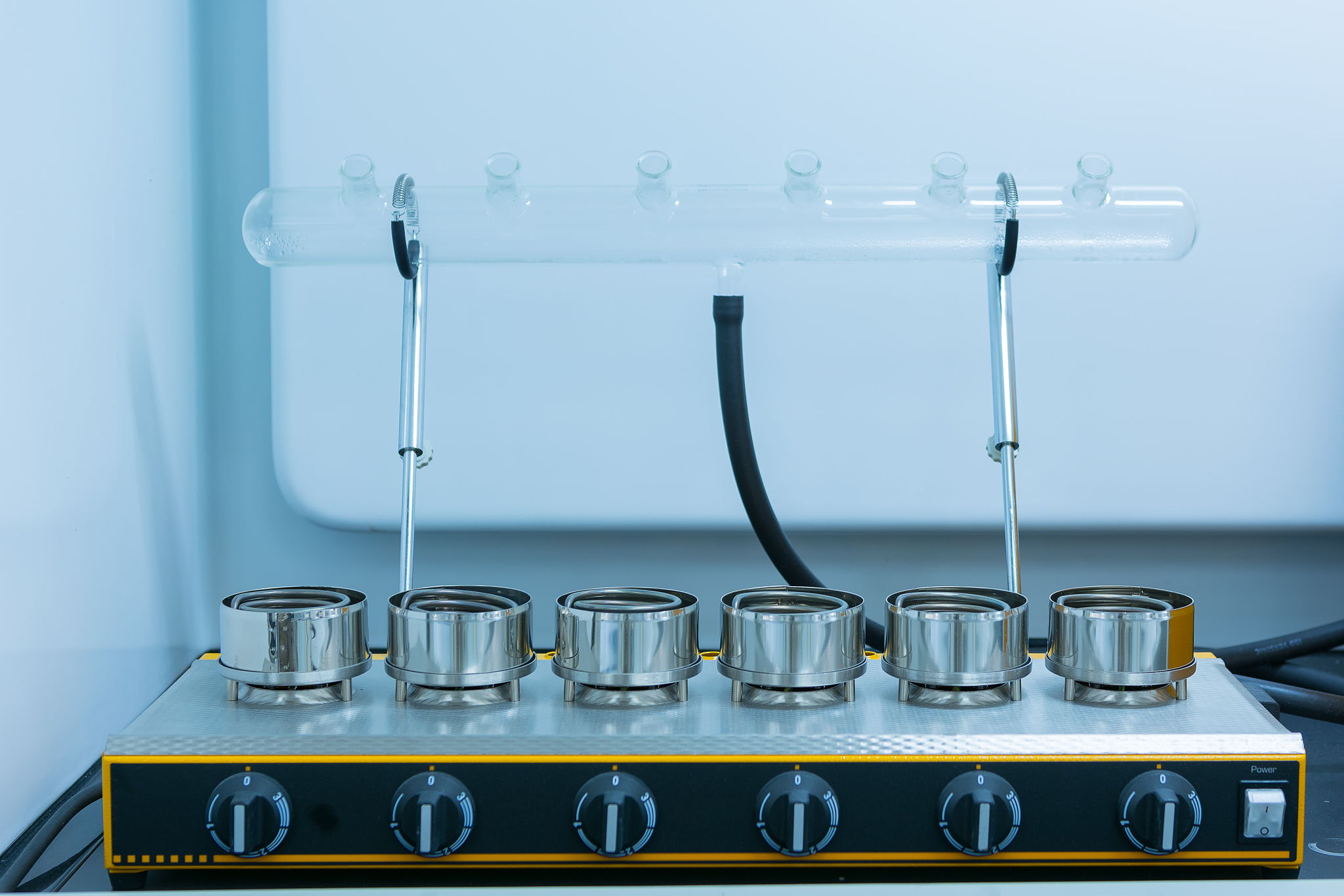 金属比热容测定实验：温度与电阻的关系及计时方法