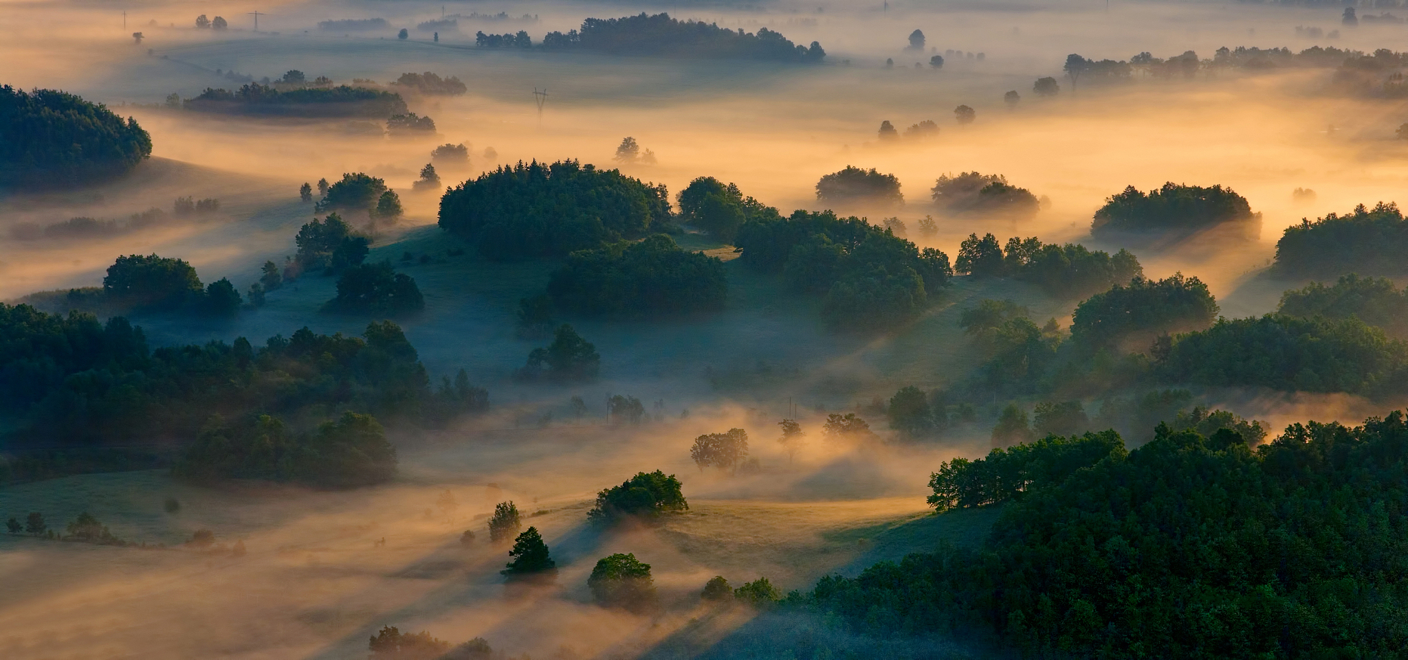 童年记忆中的美丽风景：湖畔小山坡