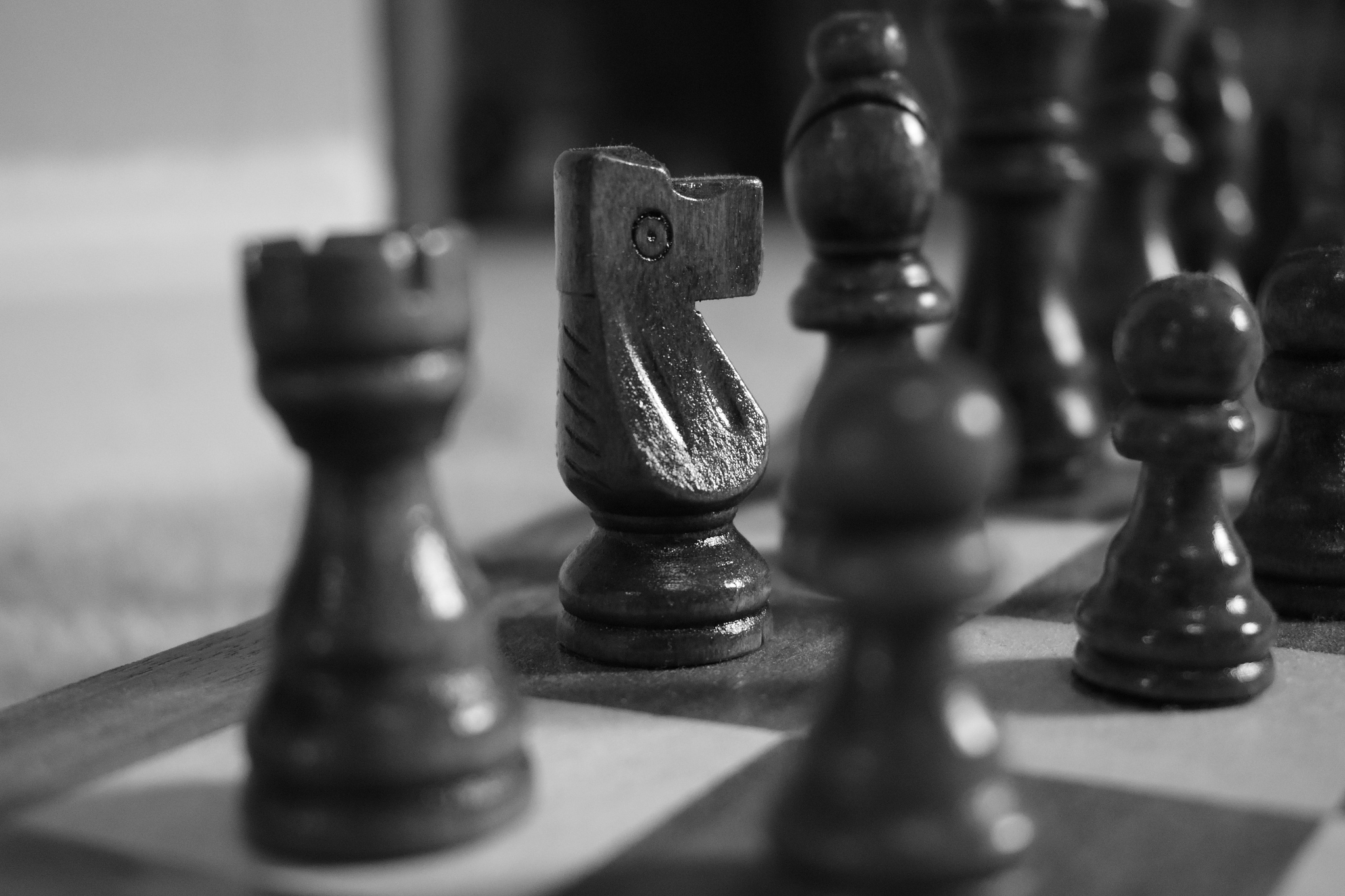 C++解决经典的马踏棋盘问题：回溯算法实现