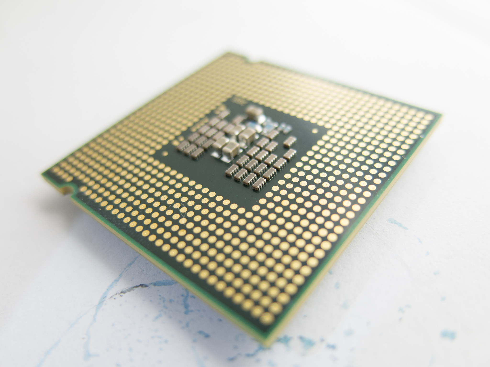 CPU架构为i686 i686 i386 是32位还是64位CPU