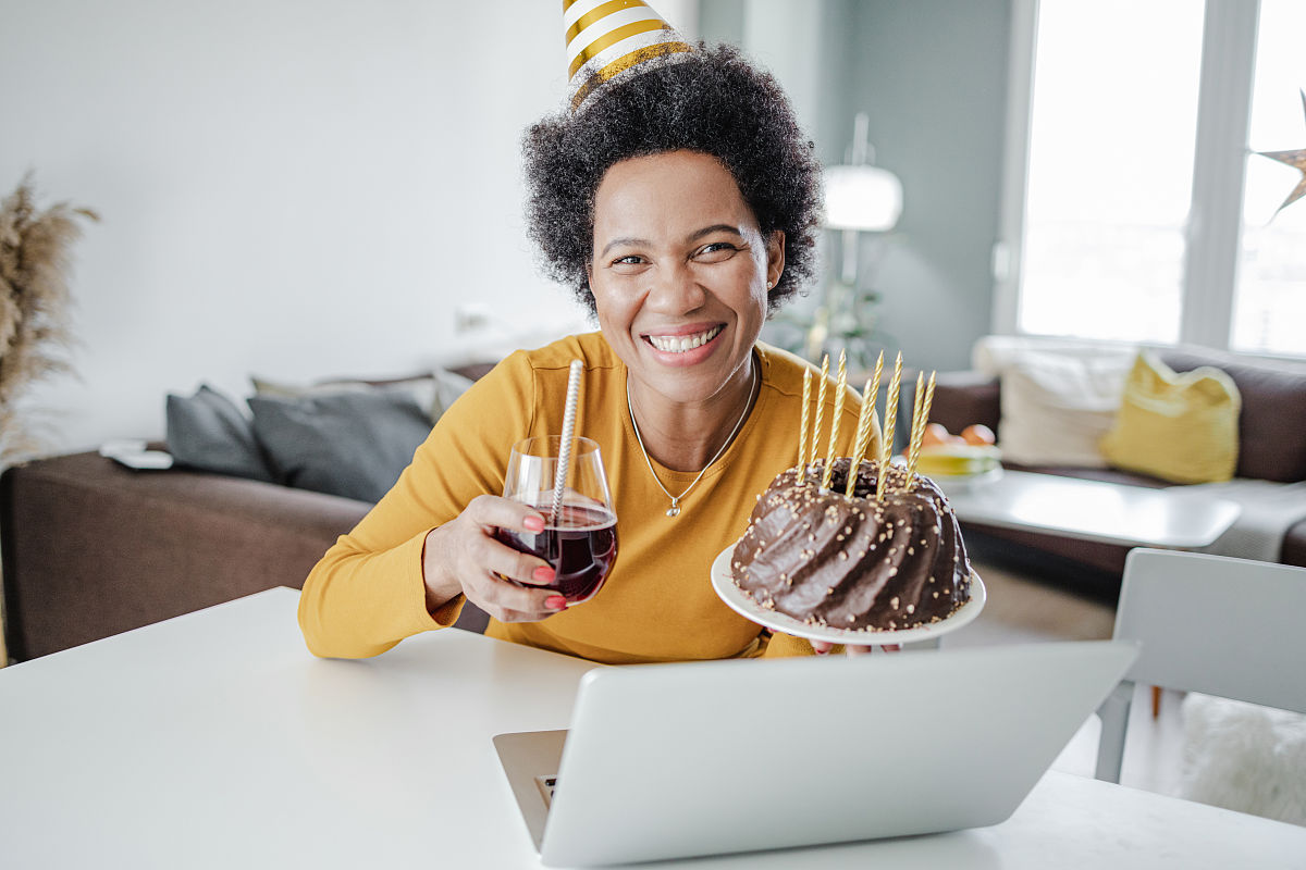 不想过生日？如何委婉拒绝朋友的生日庆祝