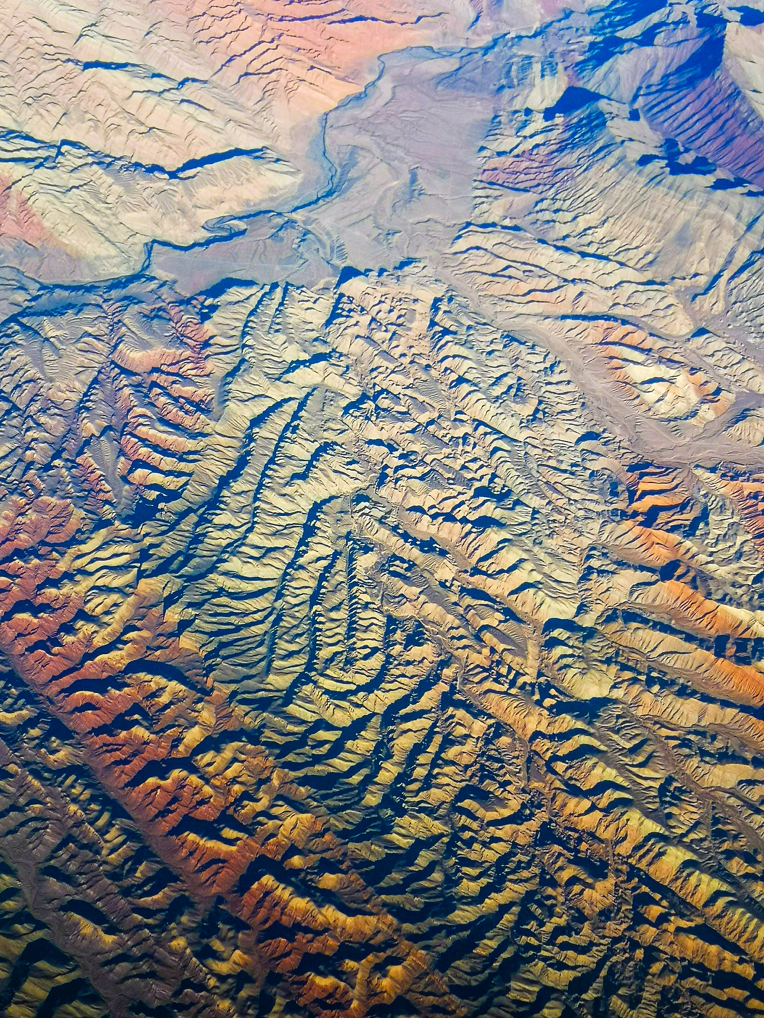 中国地势高差巨大：对自然、经济、人口的深远影响