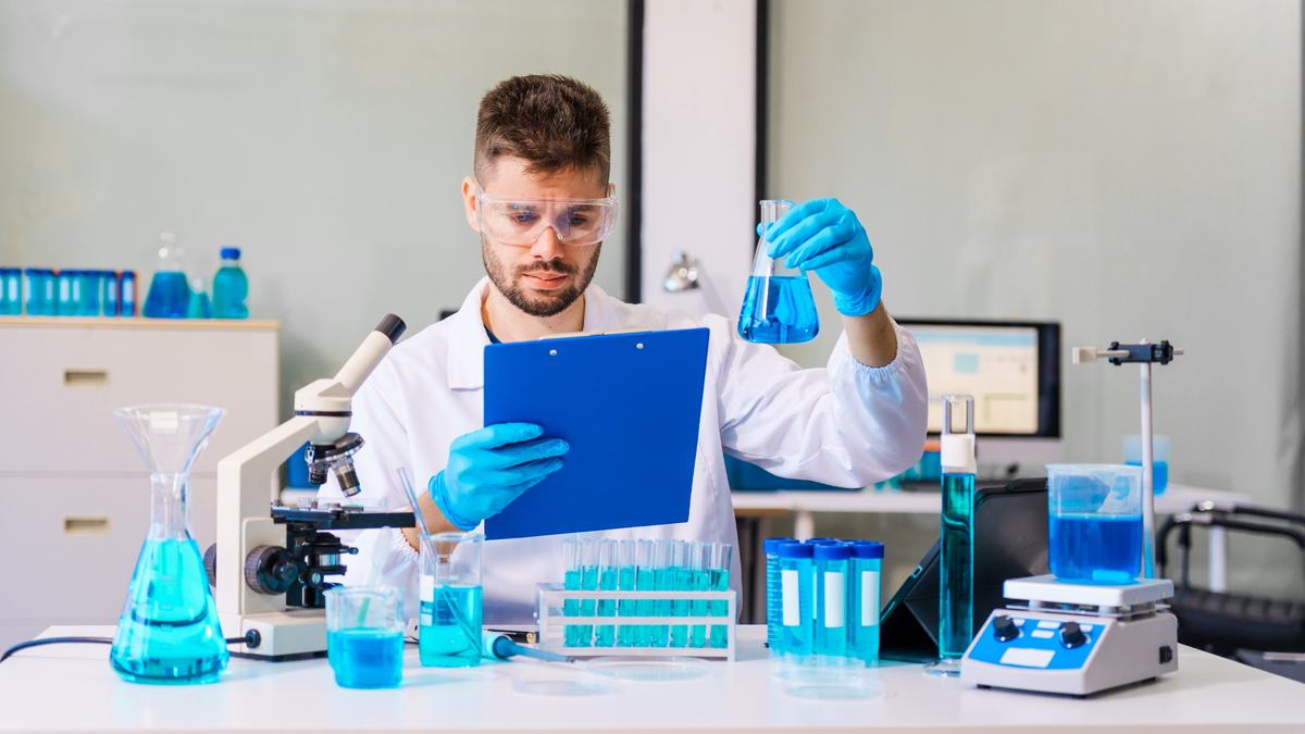 请描写一下白色实验室