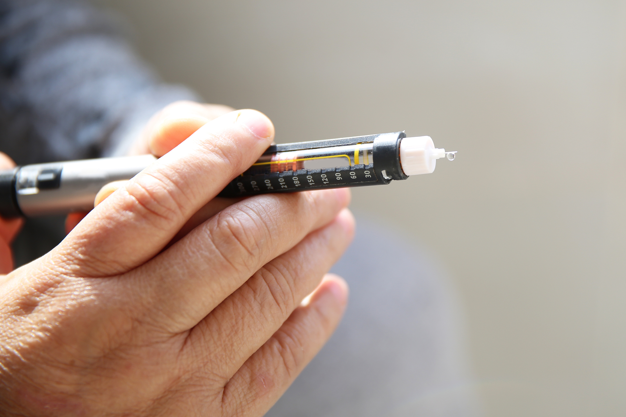 胰岛素注射笔维修指南：清洁、更换针头、检查功能