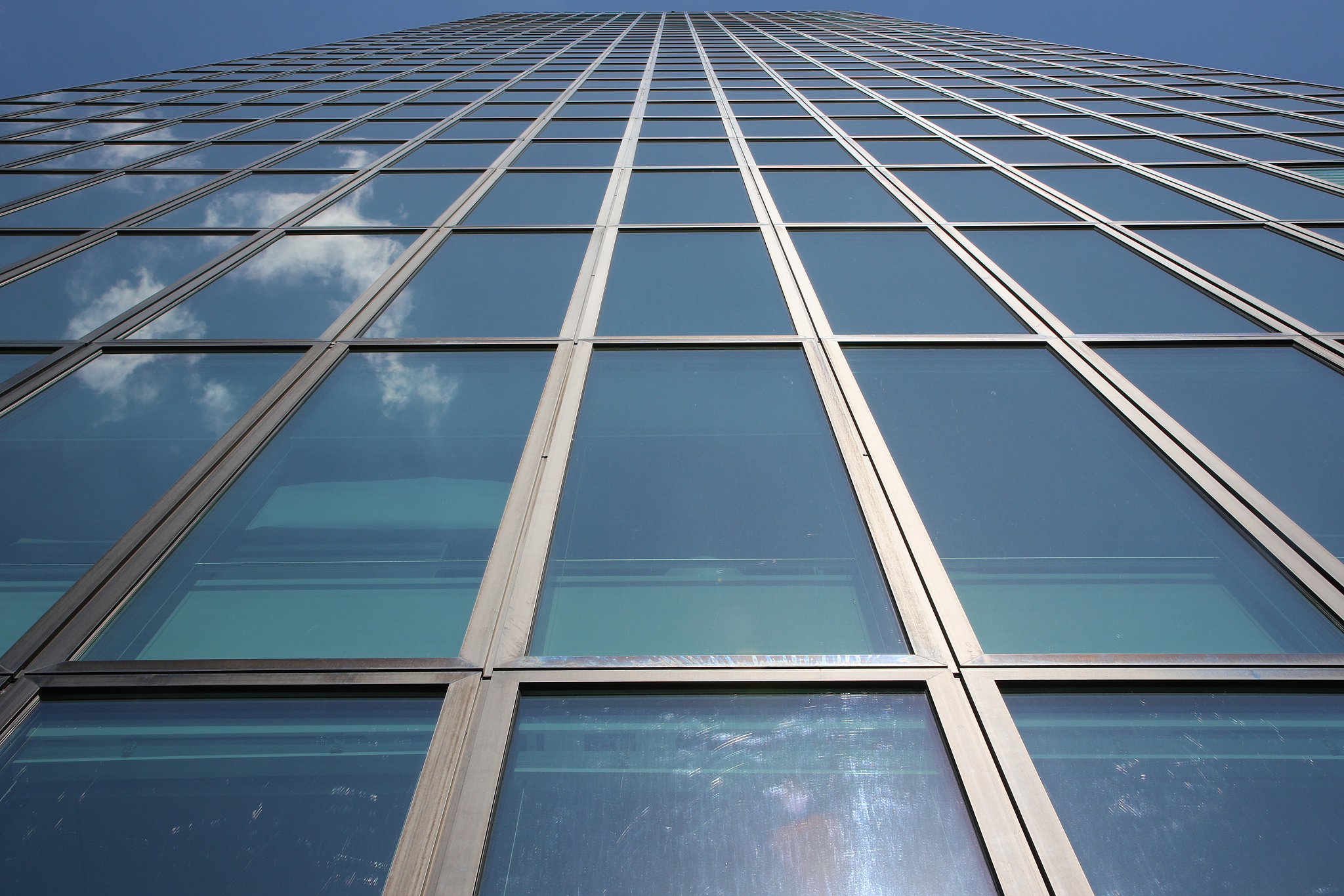 messeturm basel