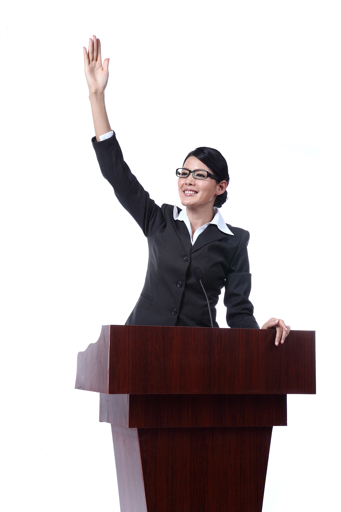 身高不够演讲台上演讲时怎么办