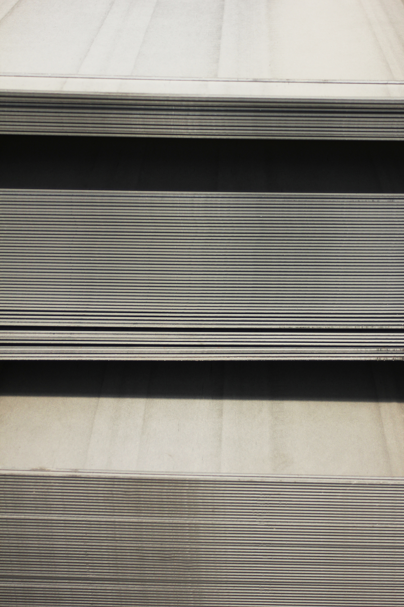 YouTube视频内容是展示铝装饰线条厂的氧化质检请写一个有趣的标题