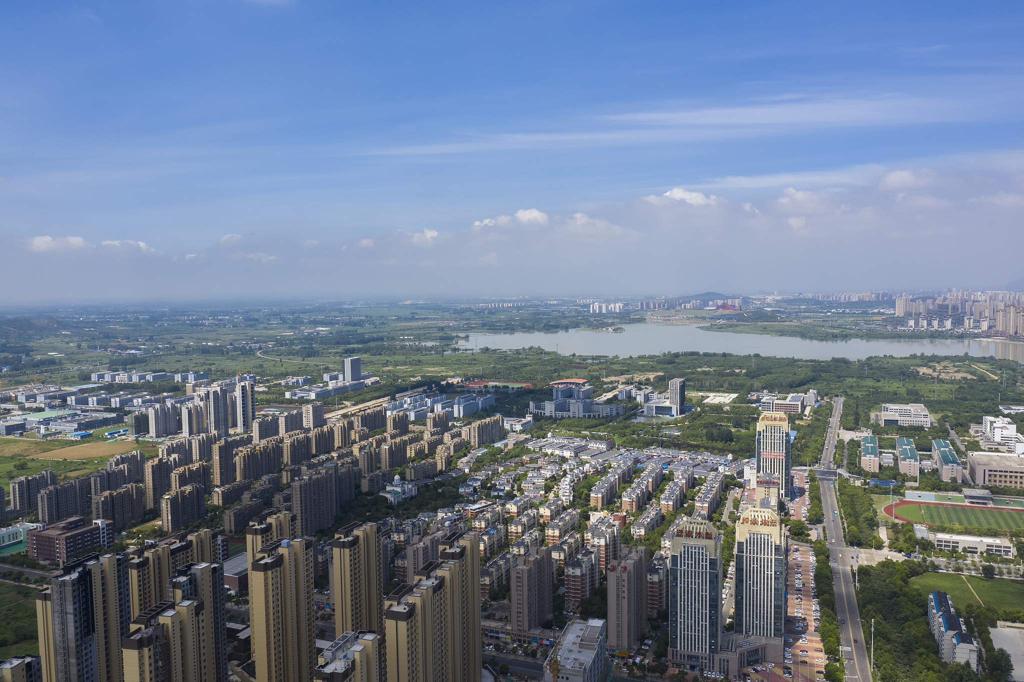 蚌埠南站上空航拍城市风光