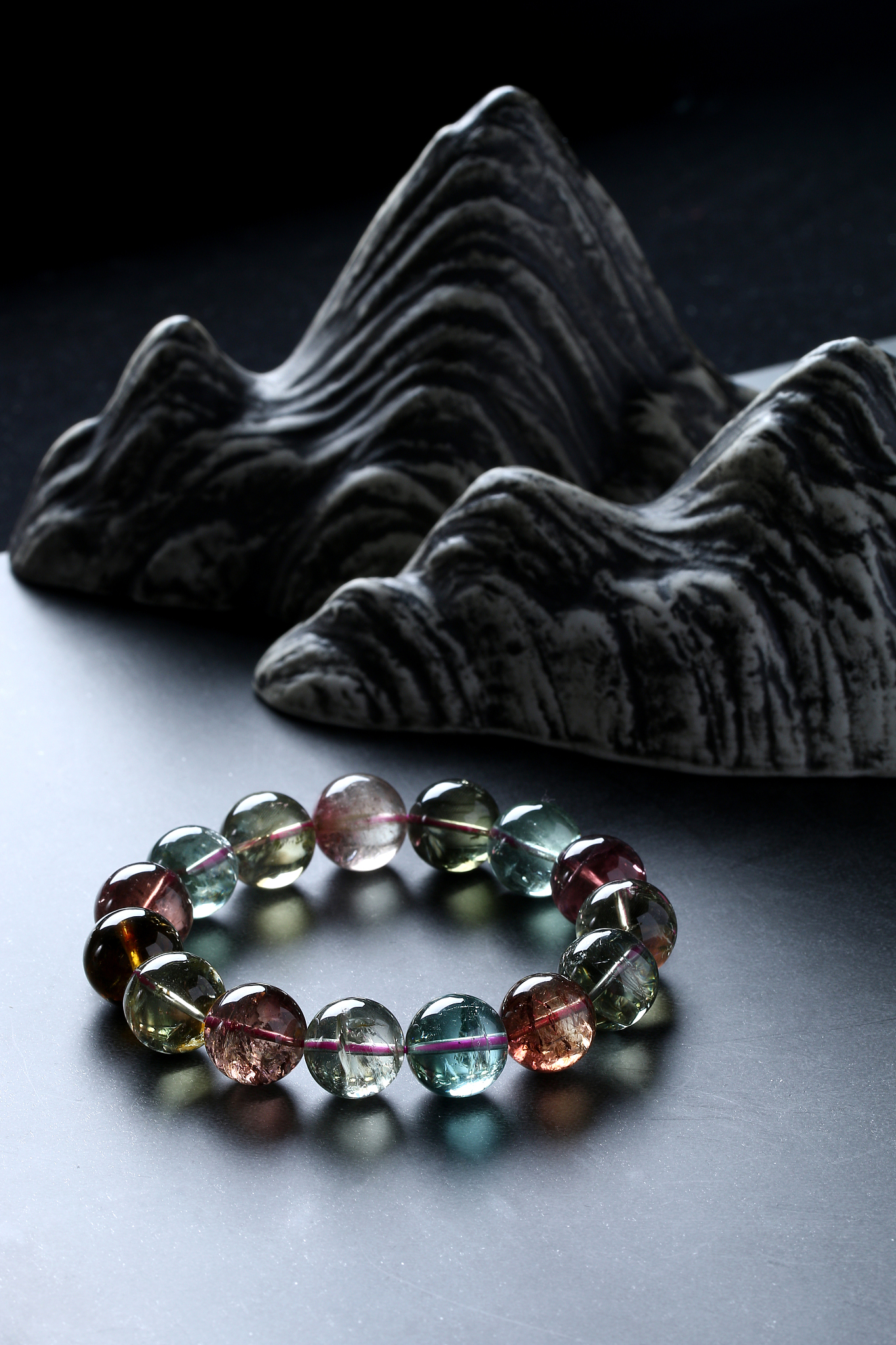 蓝虎眼石和黑碧玺能一起带吗女生回答加拓展