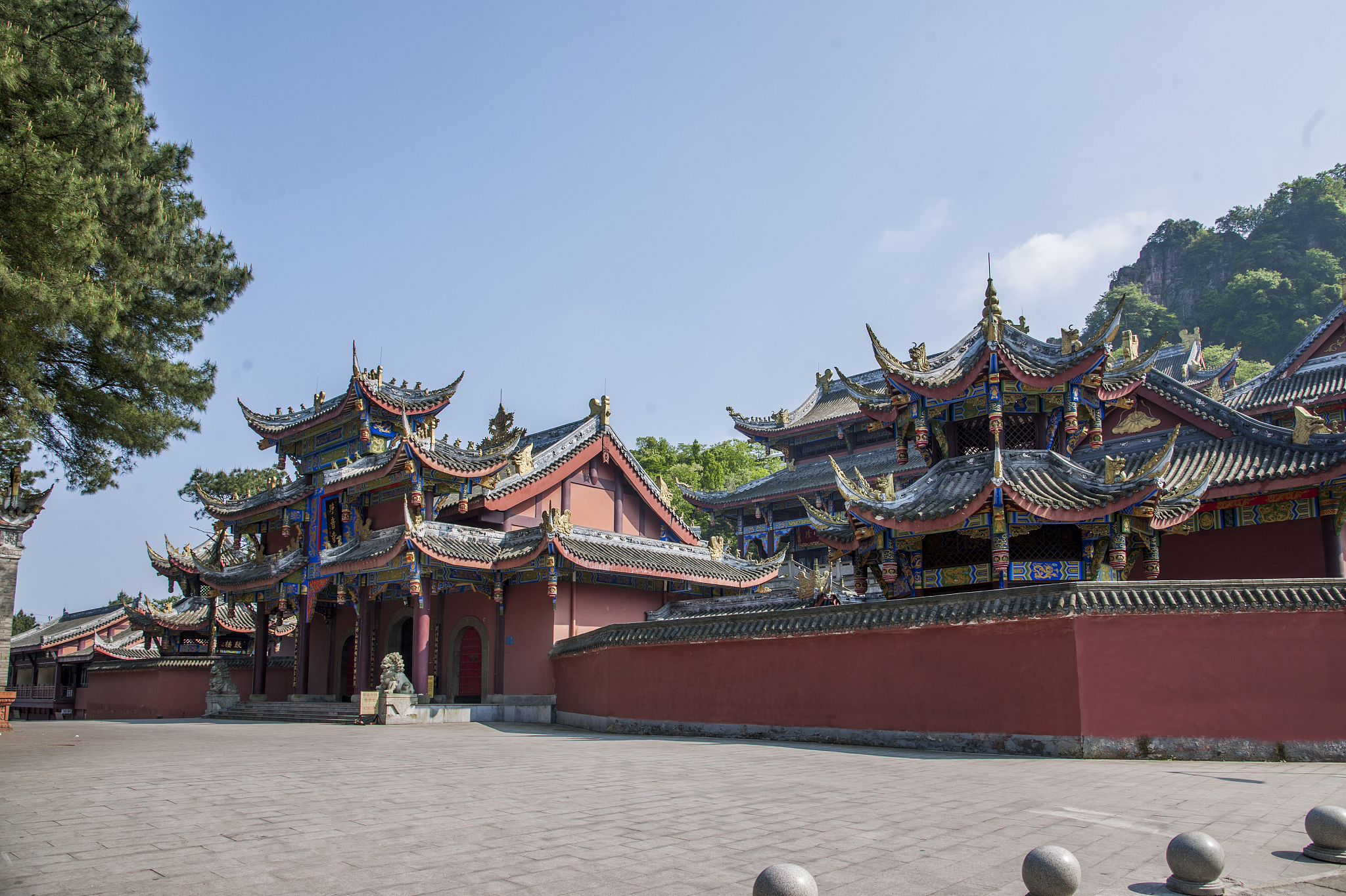 重庆綦江职业技术学校美发与形象设计专业课程内容：打造你的美发与形象设计技能