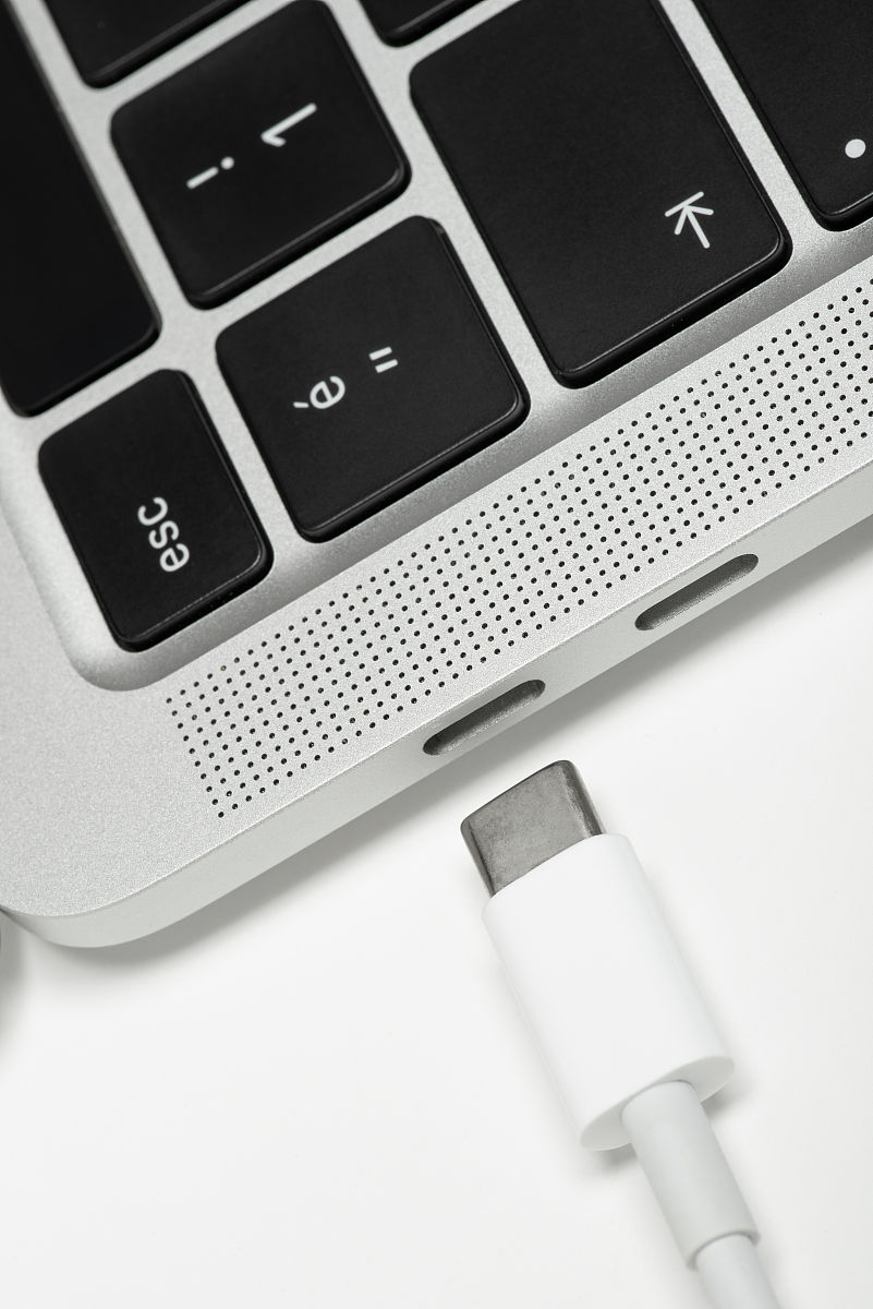 Mac USB-C 连接显示器无反应？解决方法