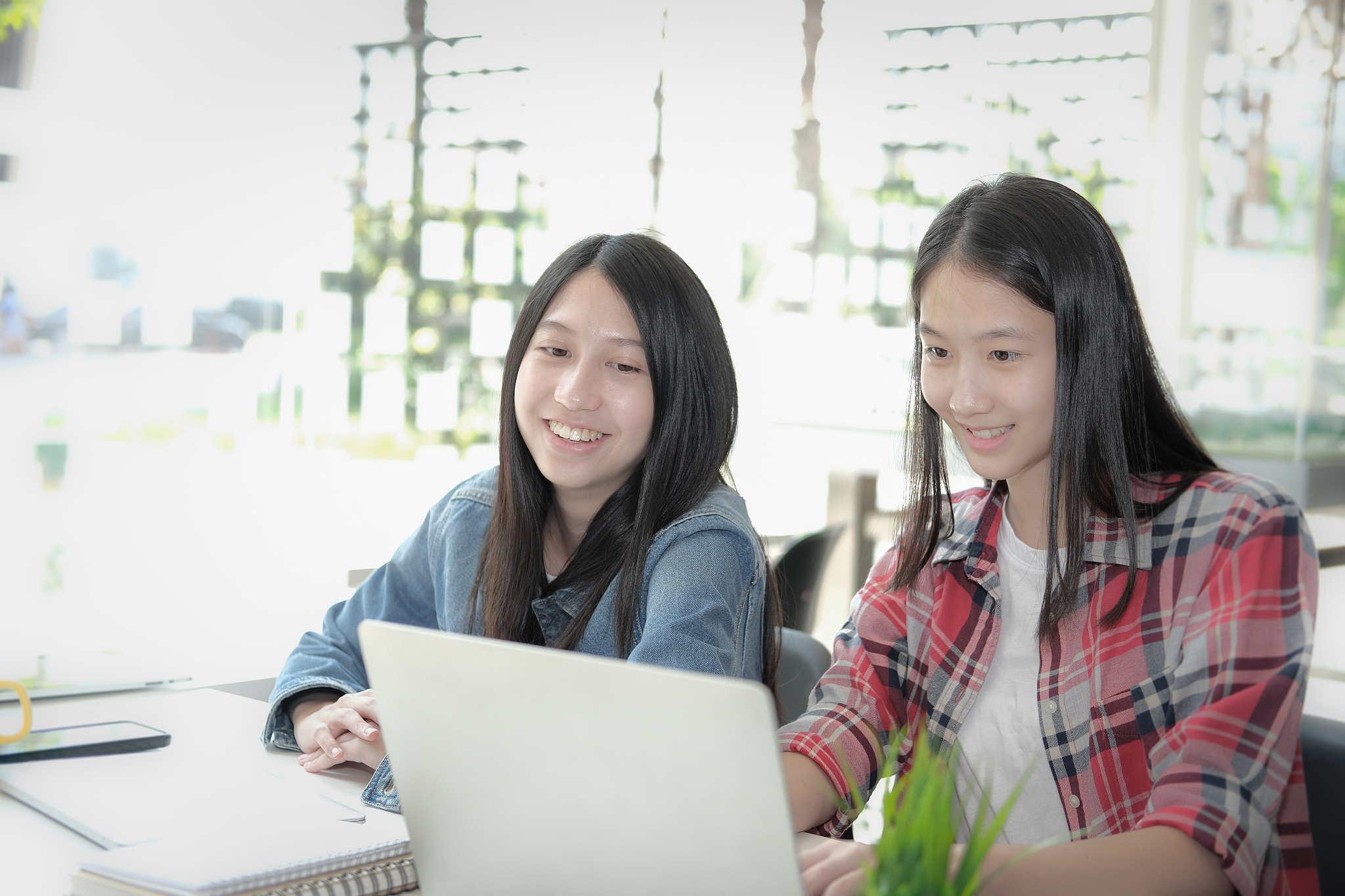 女孩儿高中毕业学什么技术好用