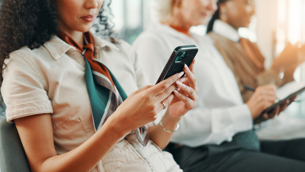 智能手机的利与弊：如何引导年轻人健康使用手机