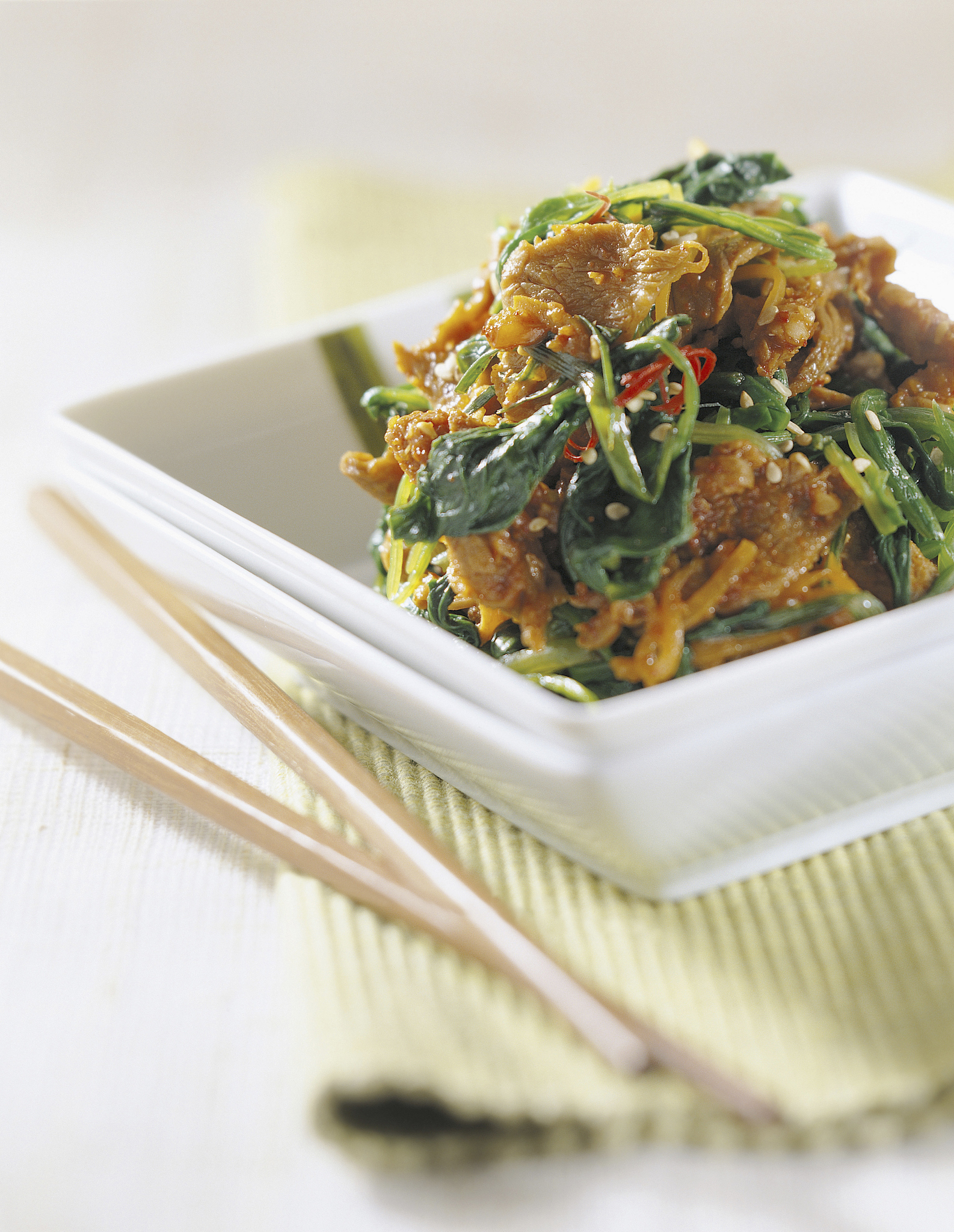 请帮我写1篇650字的博客文章主题是：香椿芽的吃法大全