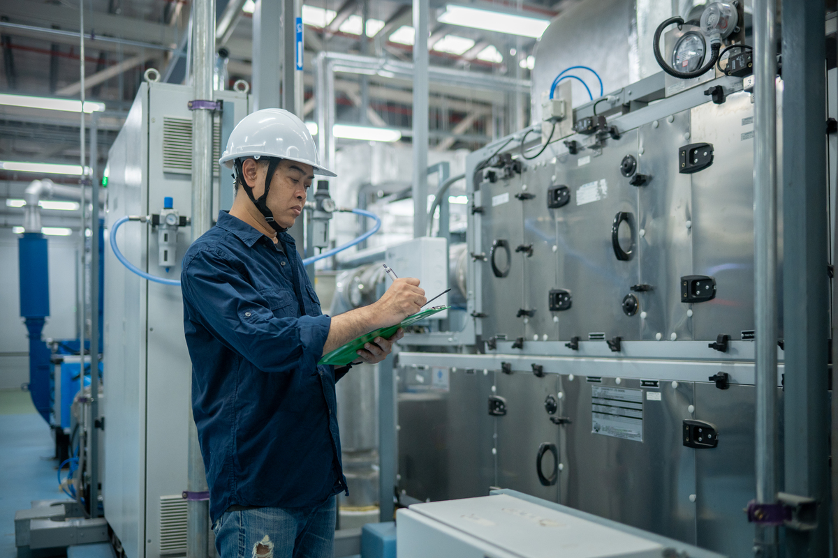 新能源汽车制造车间工程师必备技能：10大核心能力解析