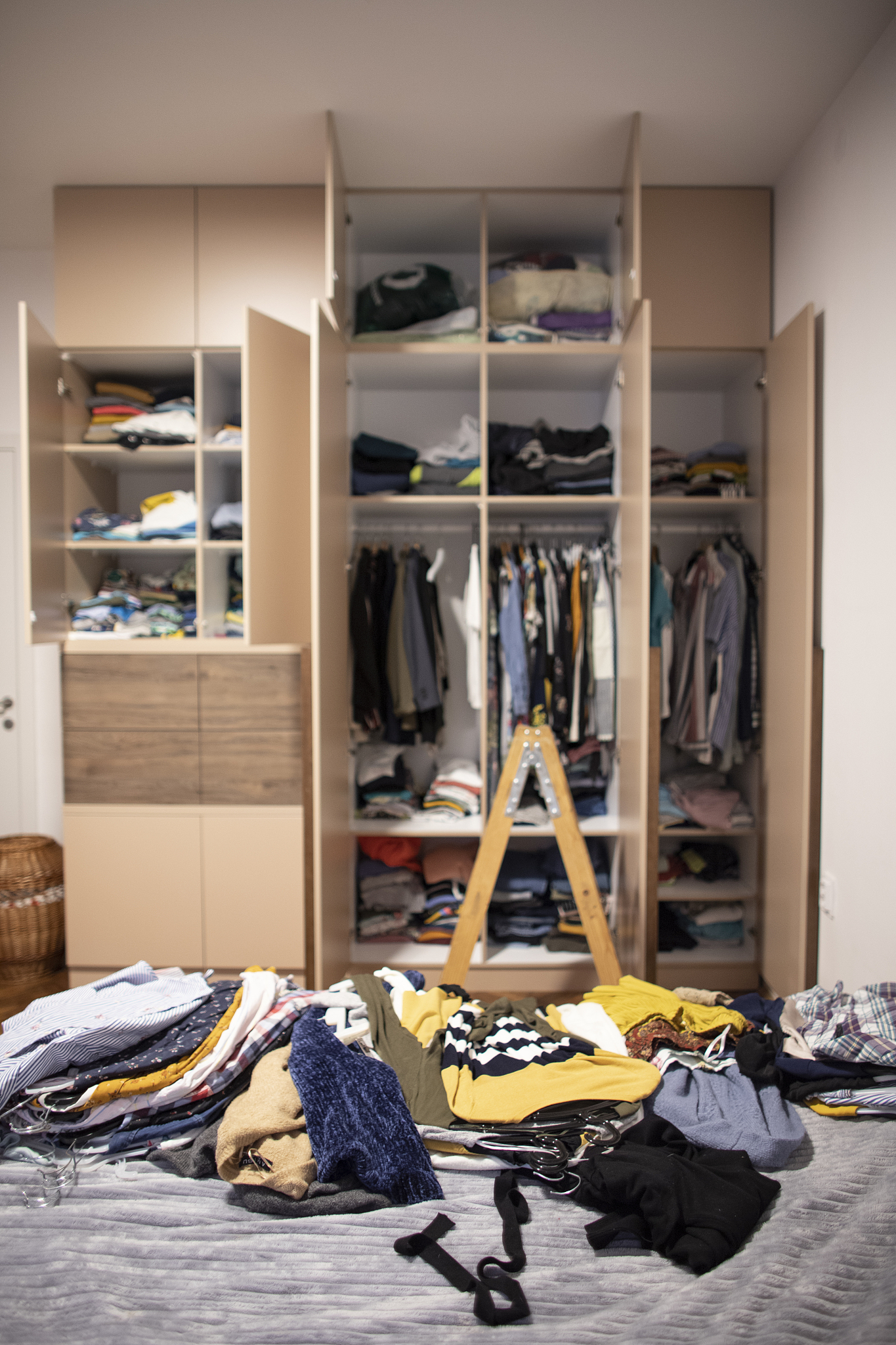 衣柜抽屉外露好还是暗藏好