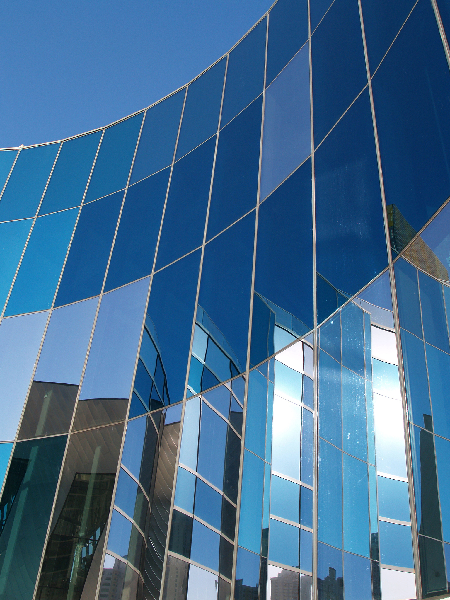curved glass wall