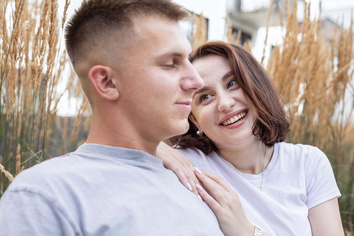 男友说怕见我，是因为怕我吻他，怎么办？