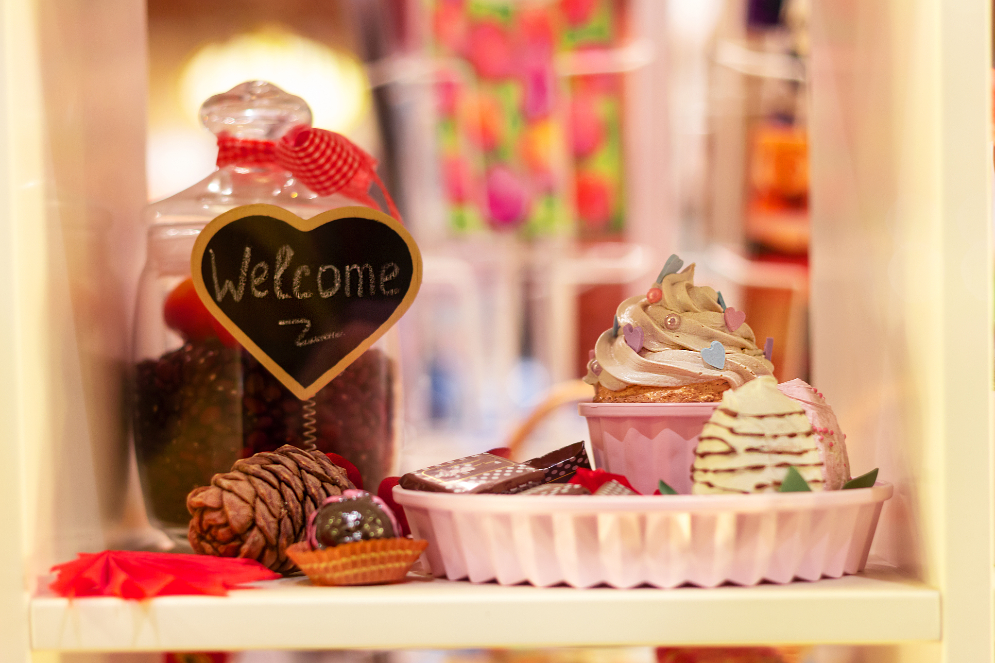 Celebrate National Dessert Day with a Mesmerizing Snack Bowl & Lotus Holder
