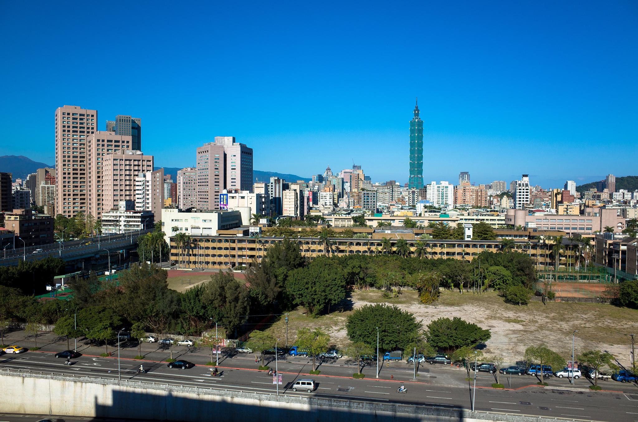 taipei city skyline