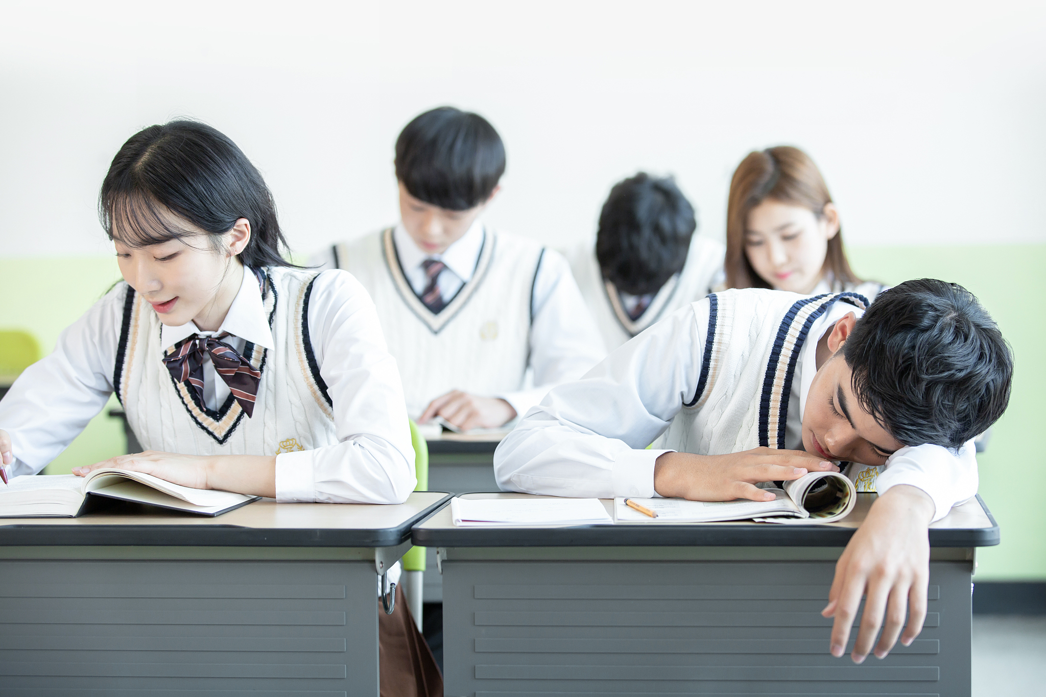 女生睡觉该怎么哄