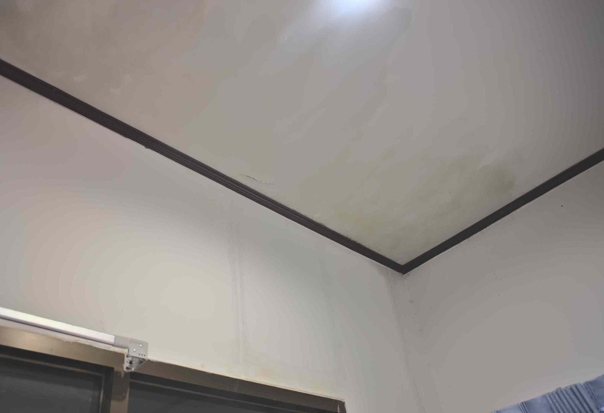 天花板凹槽灯孔：泡沫安装的弊端与建议