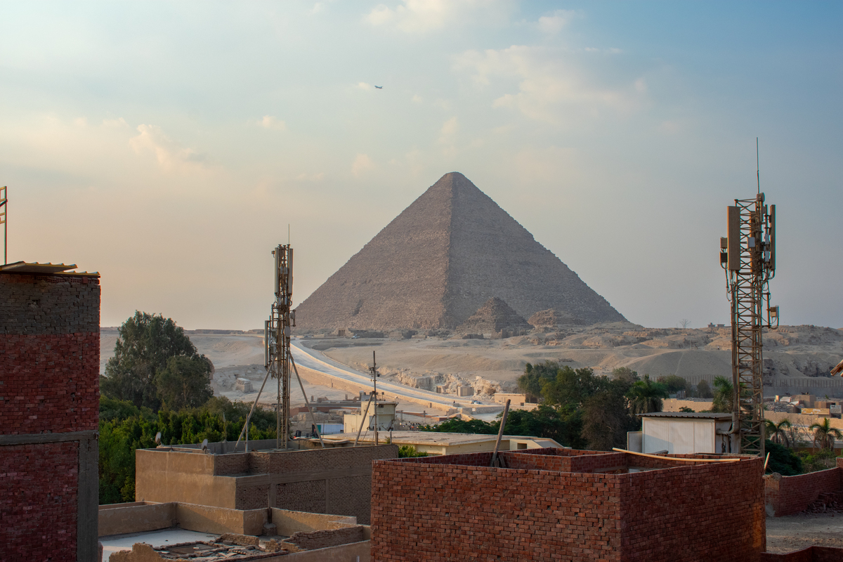 埃及金字塔：荒漠中的宝藏，探秘历史与秘密