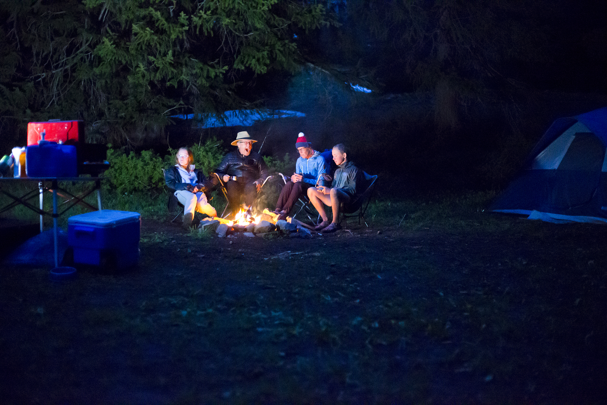 篝火晚会：孩子们户外娱乐的最佳选择