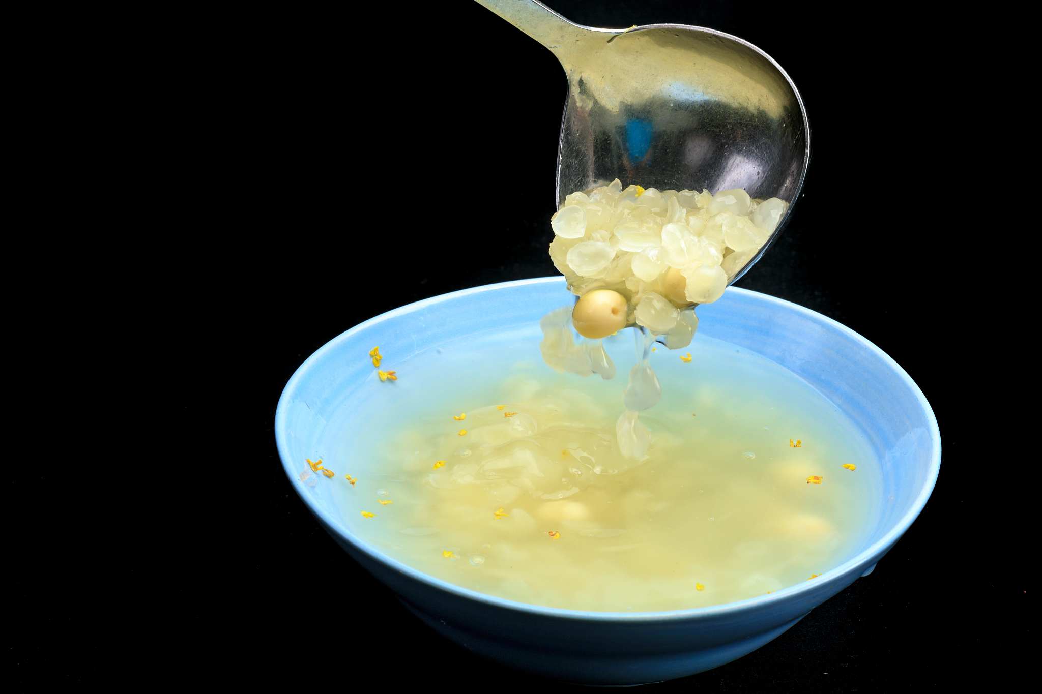 凉虾放久了为什么散？原因、保存方法和食用建议