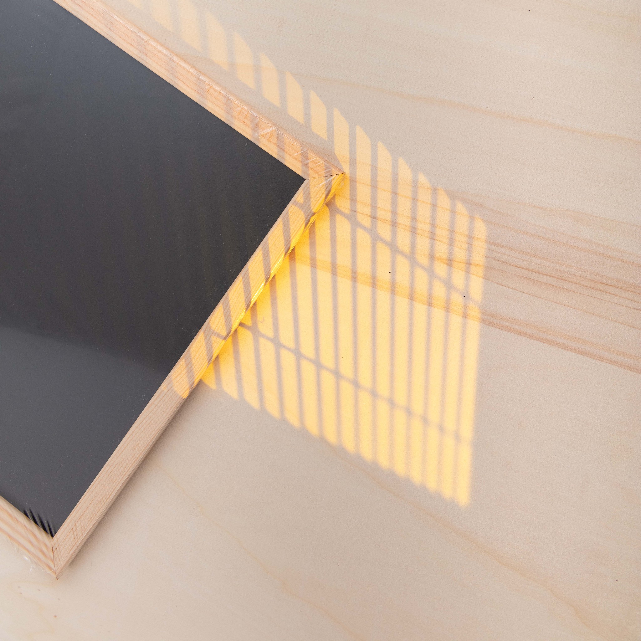 呐粘贴到木板和铝型材上的效果及注意事项